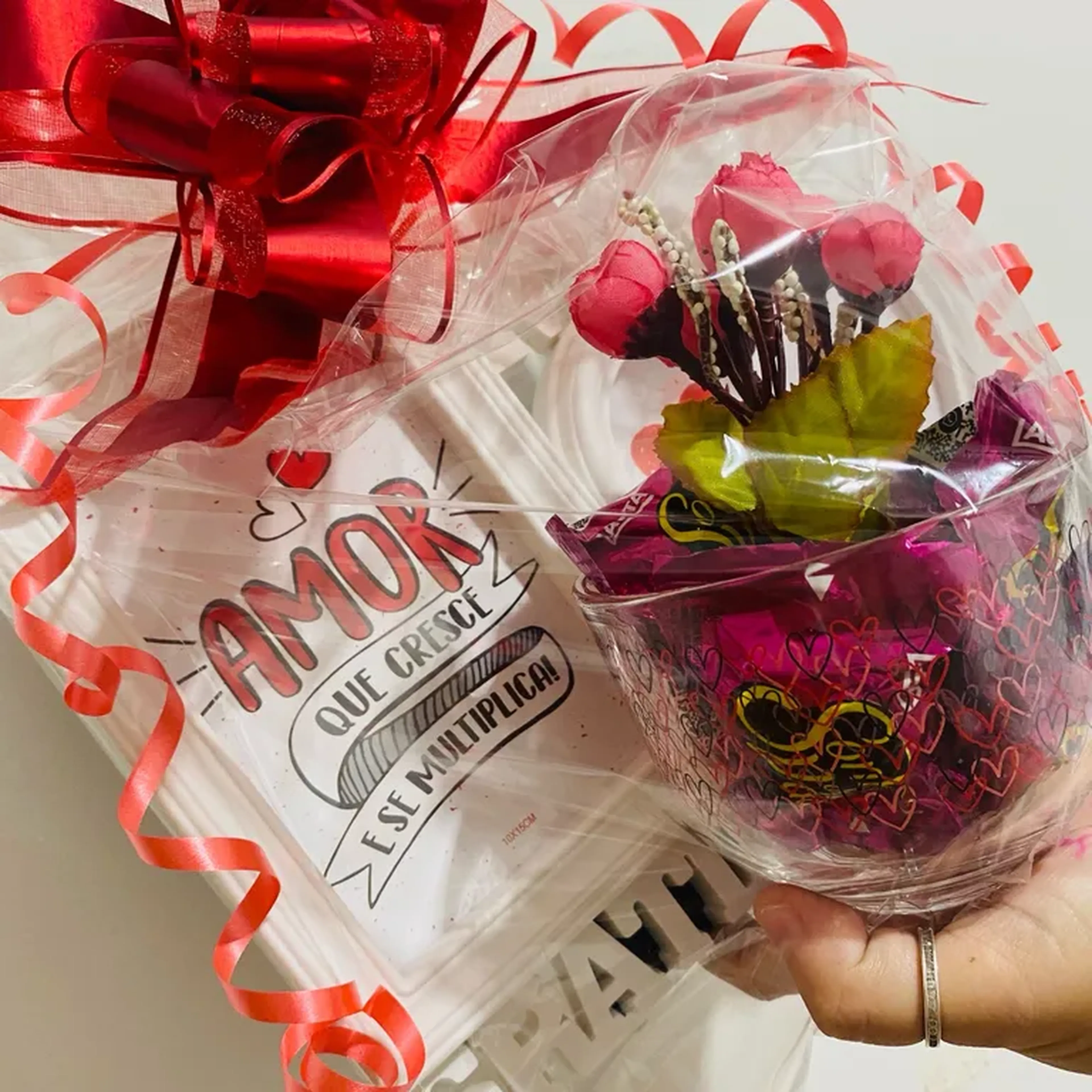 Porta Retrato + Caneca com Bombons ❤️🍬💐 imagem