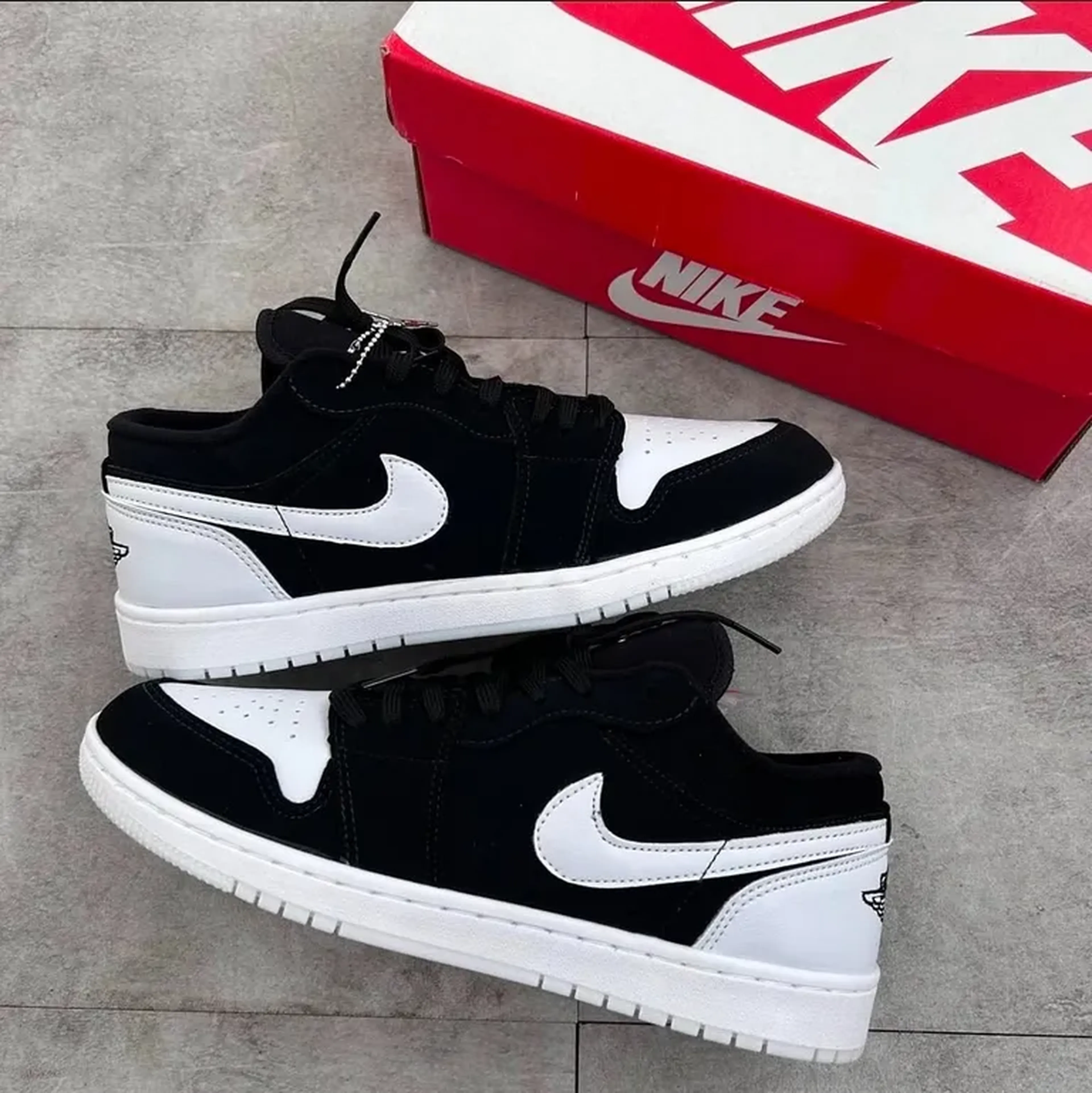 Tênis Nike Jordan Low Black e White imagem