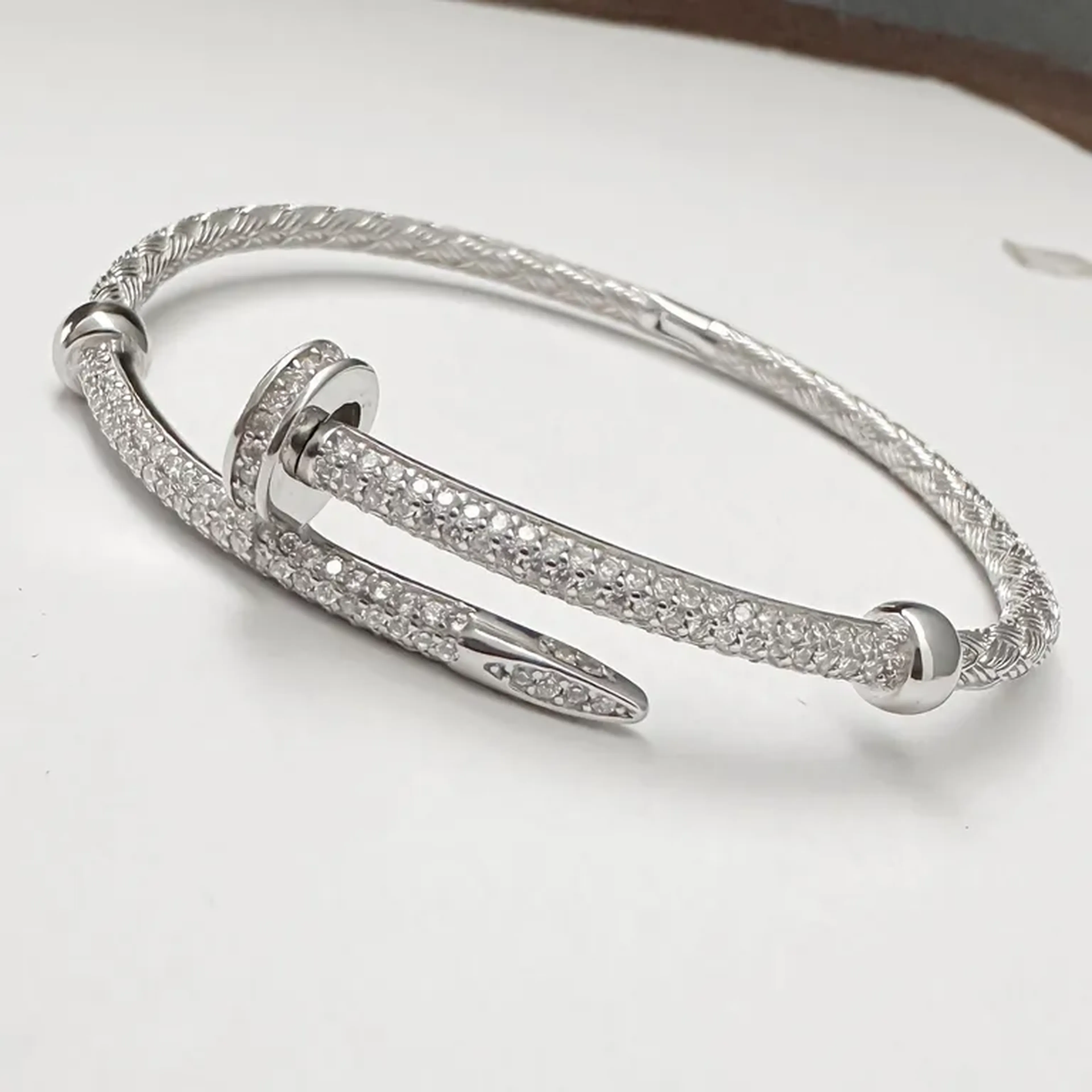 Bracelete em Prata cravejado Inspiração Juste on Clou imagem