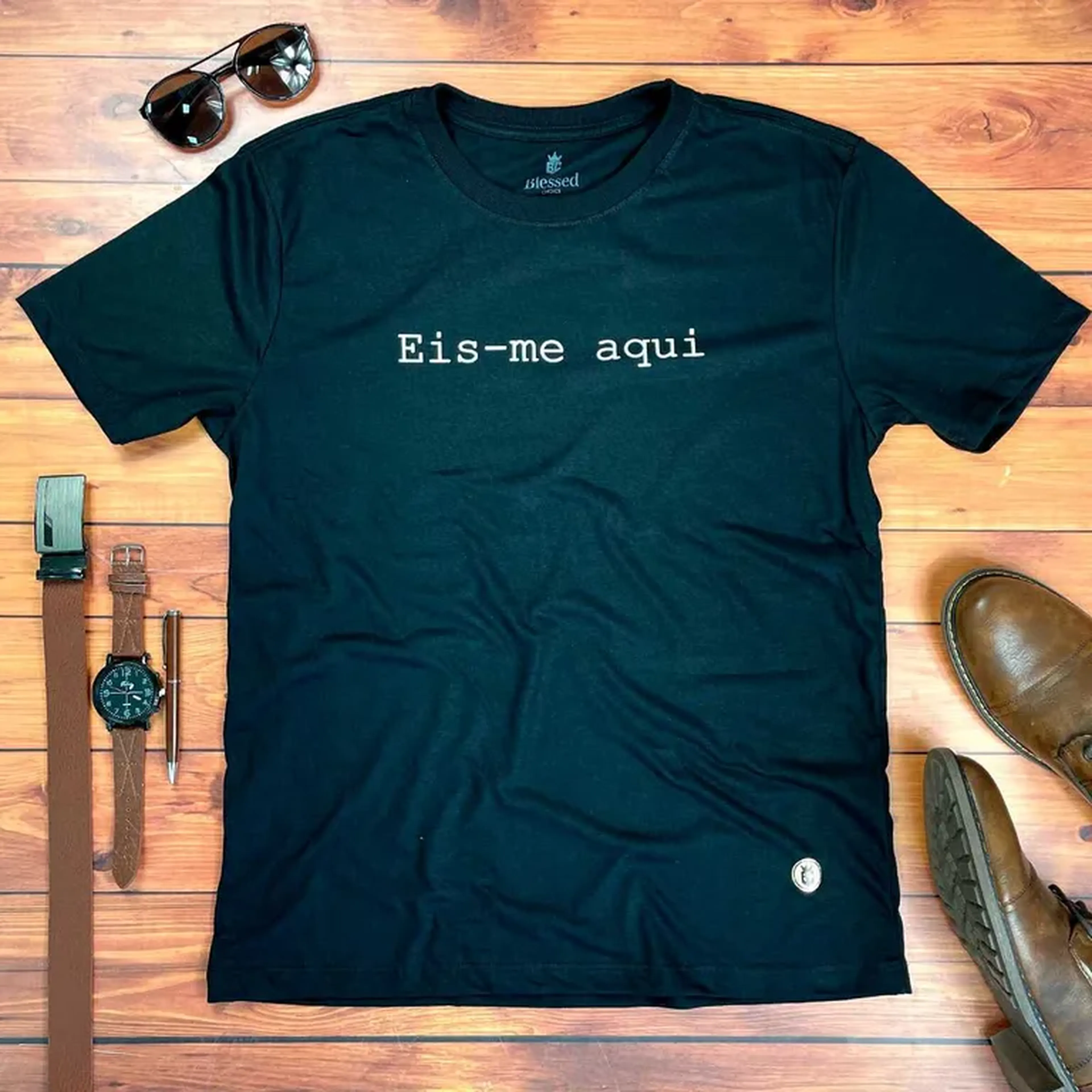 Camiseta Preta Eis-me Aqui imagem