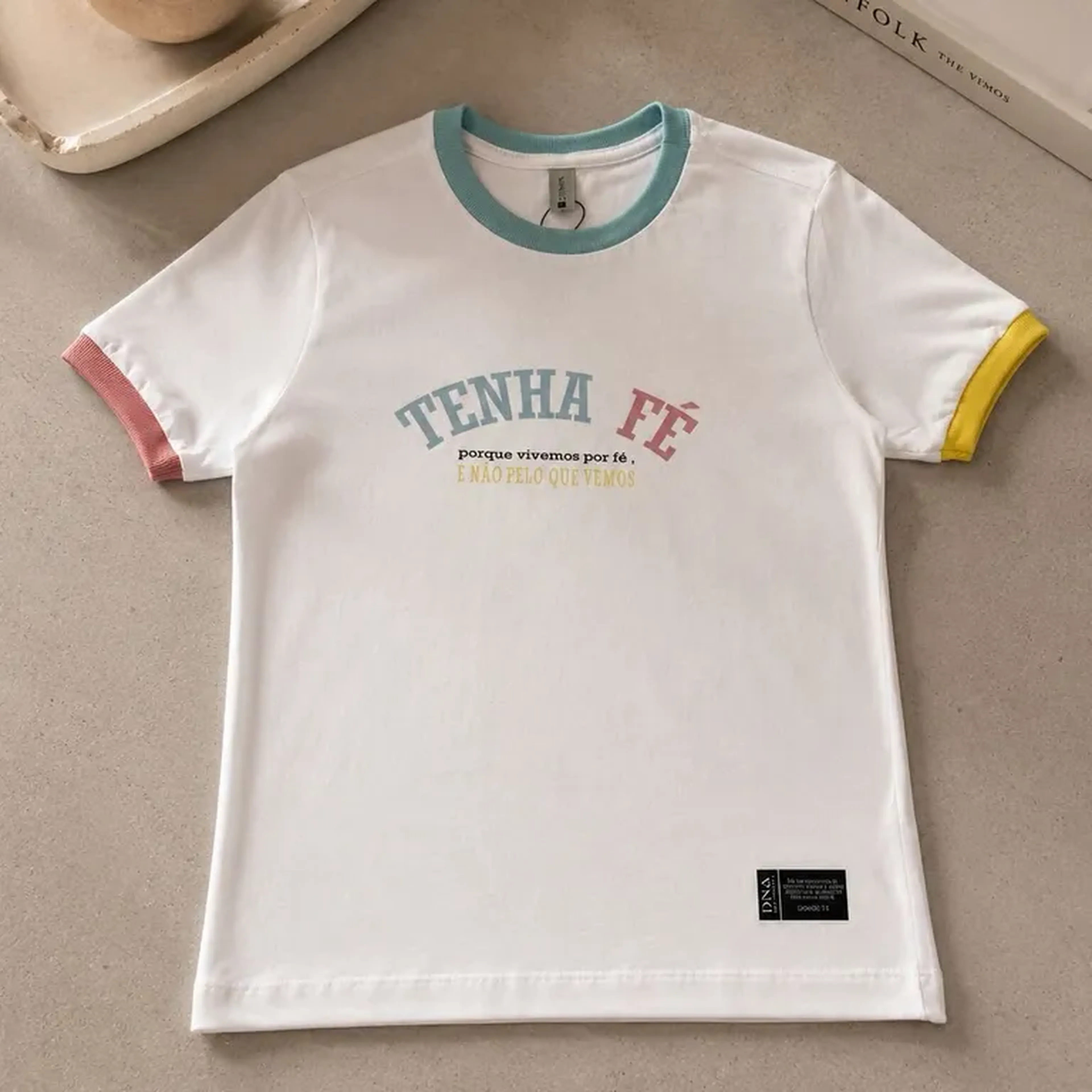 T-shirt tricolor Tenha fé imagem