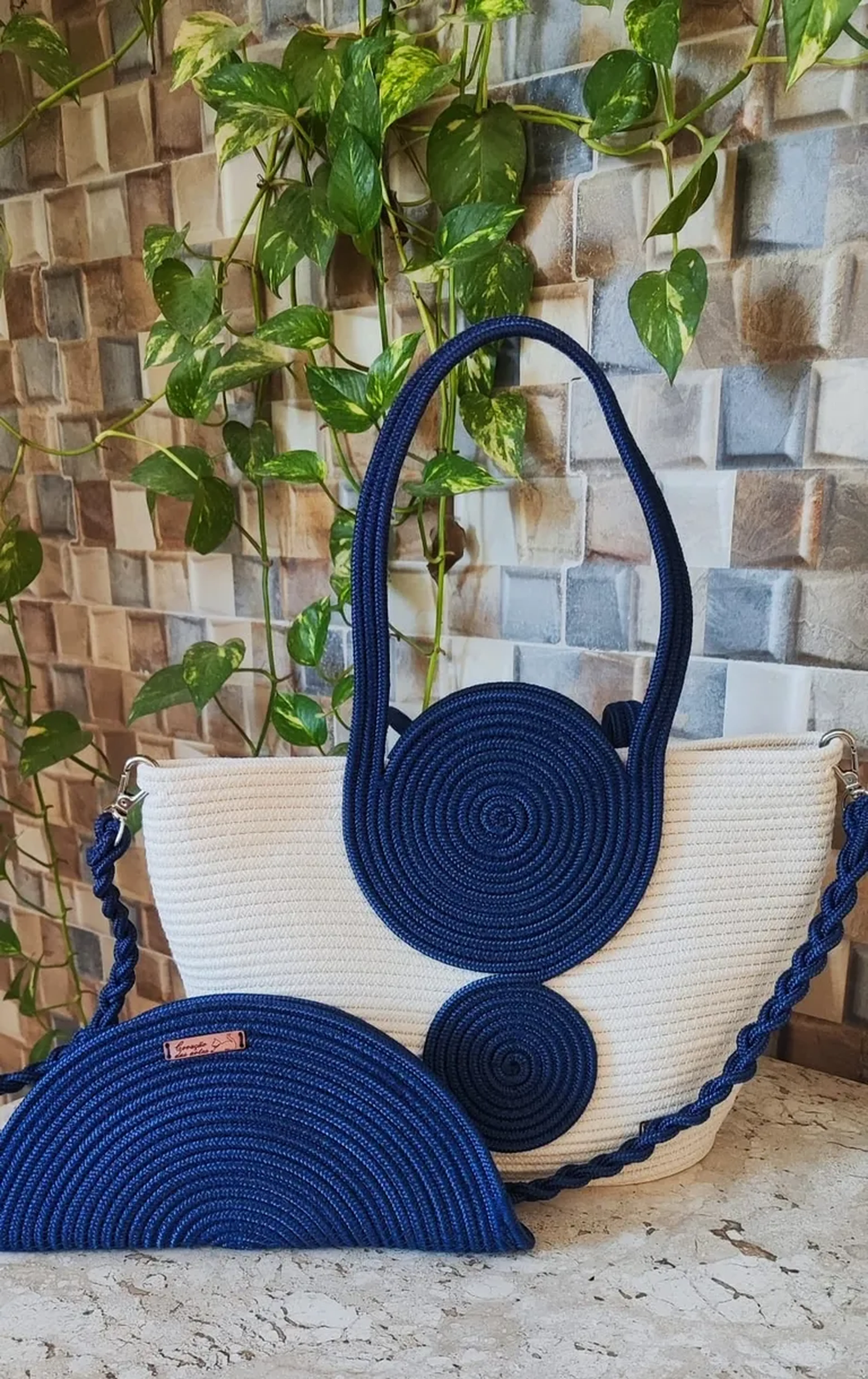 Bolsa de Corda Náutica Cru e Azul Escuro com Duas Alças imagem