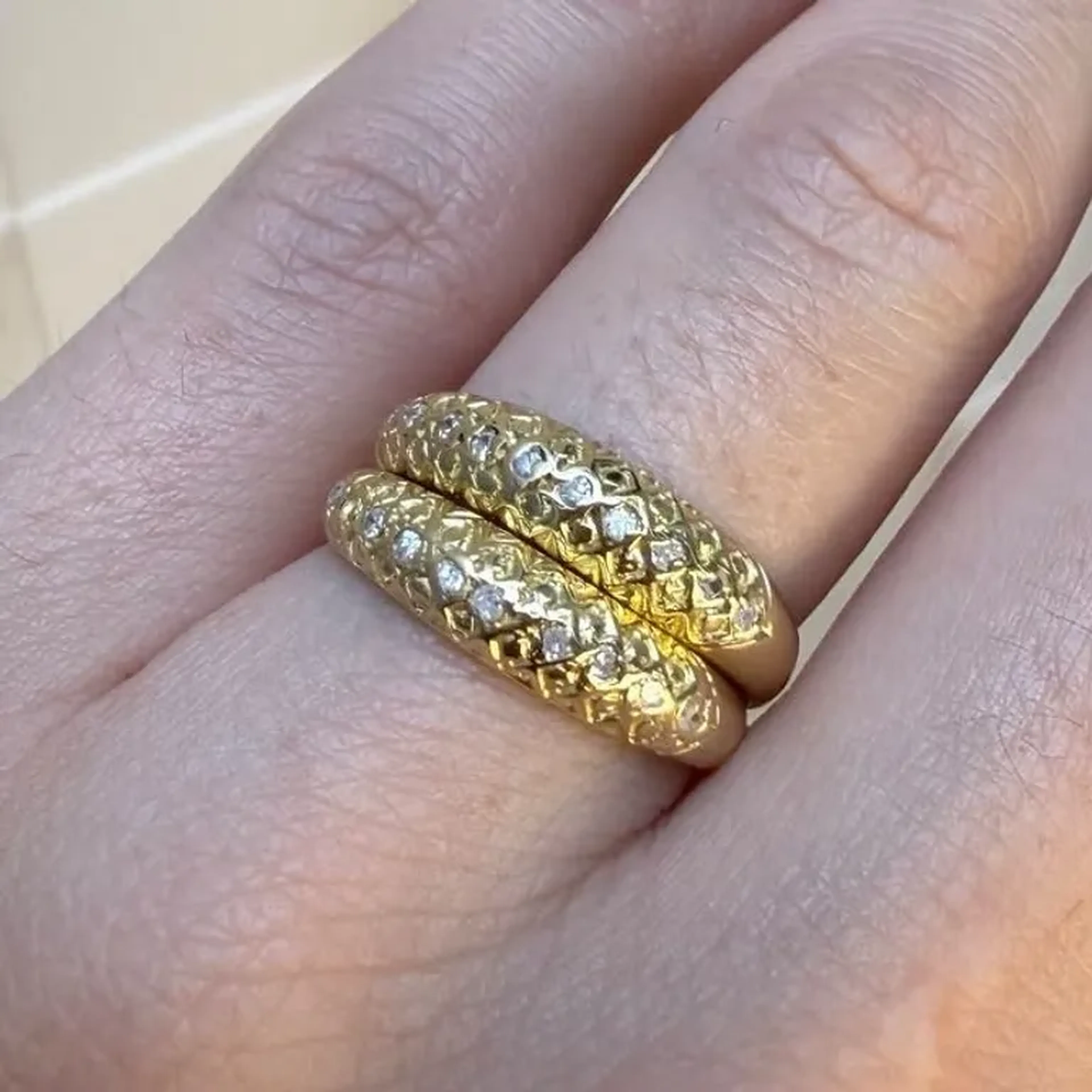 Anel ouro 18k com diamantes imagem