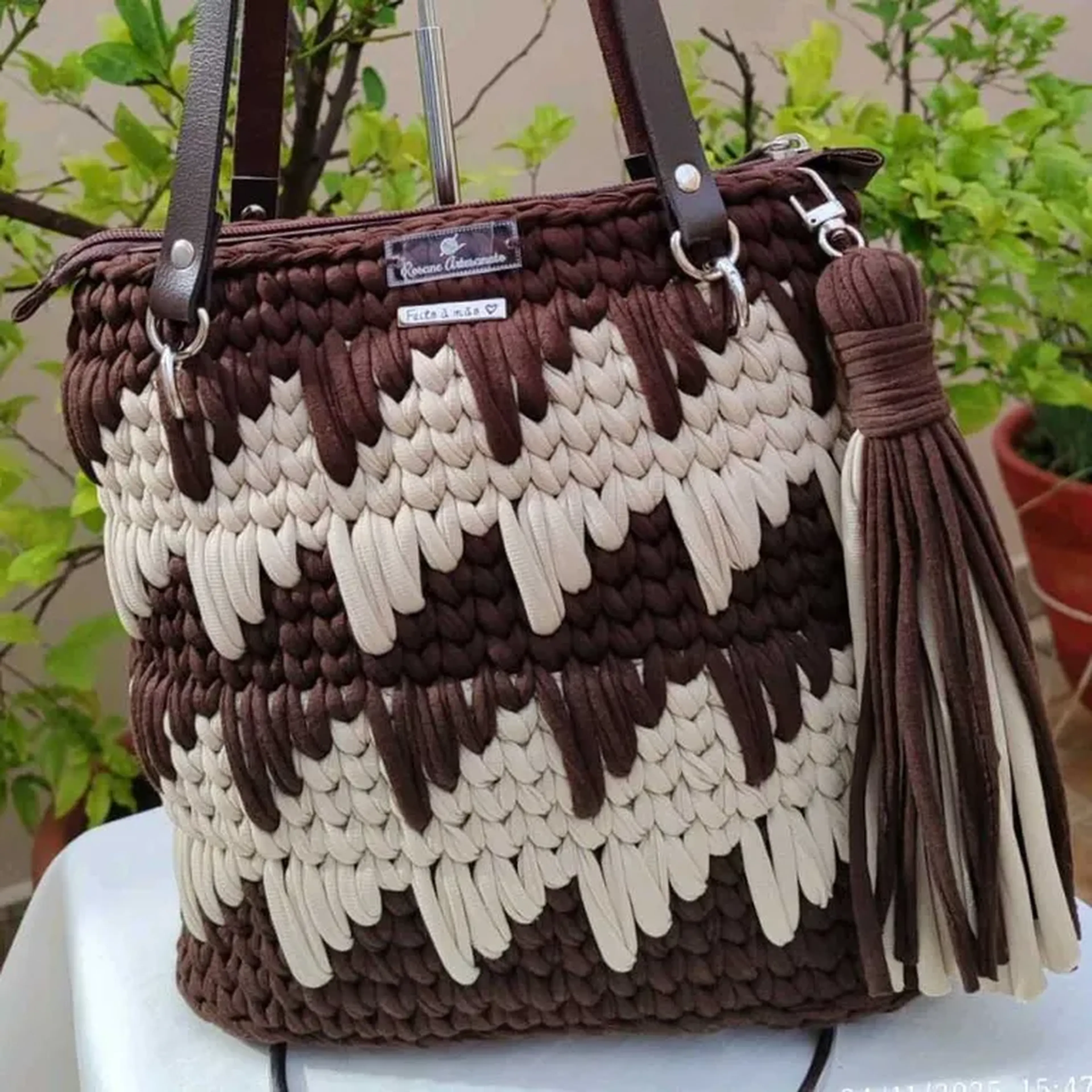 Bolsa fio de malha marrom bege imagem