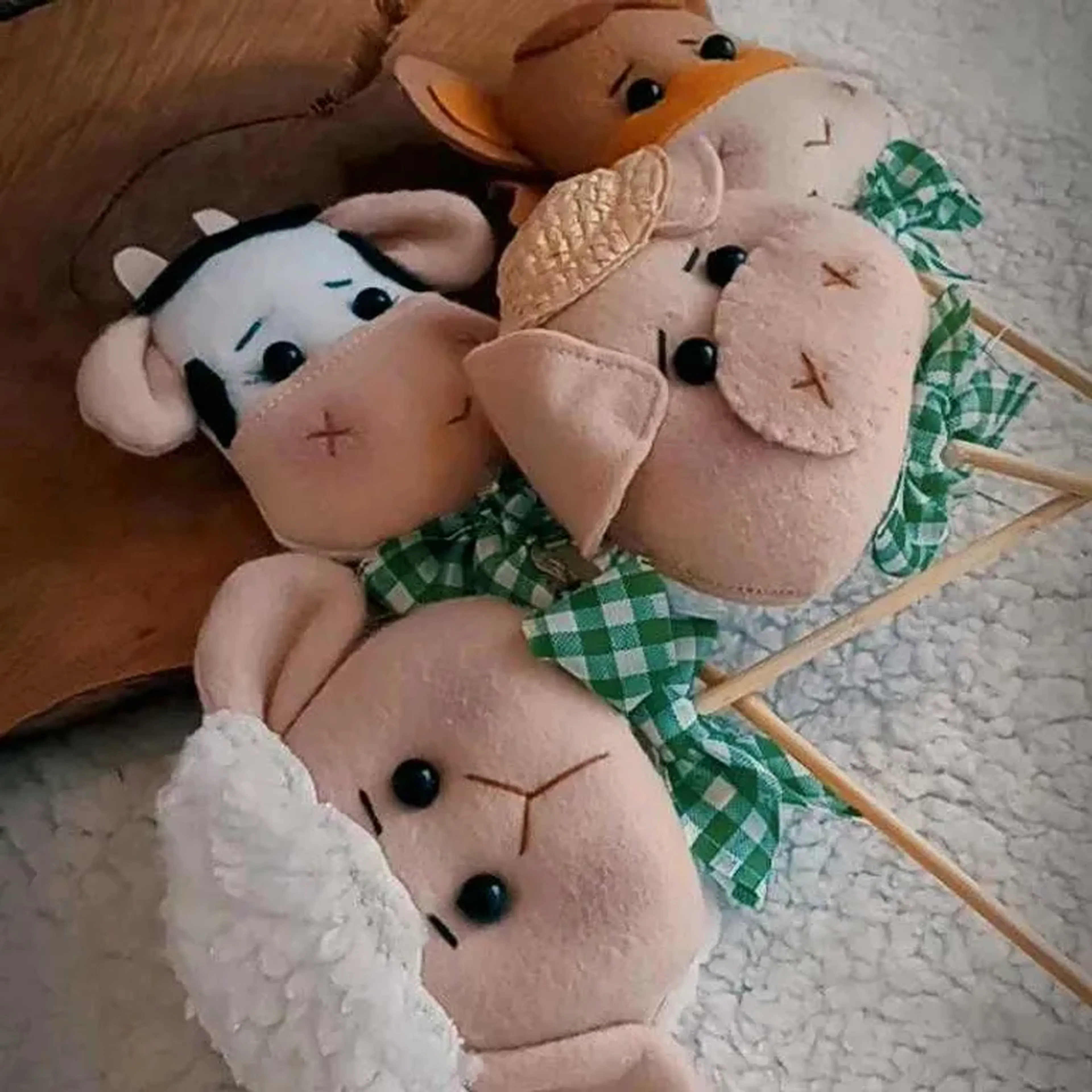 Carinhas fazendinha no palito imagem