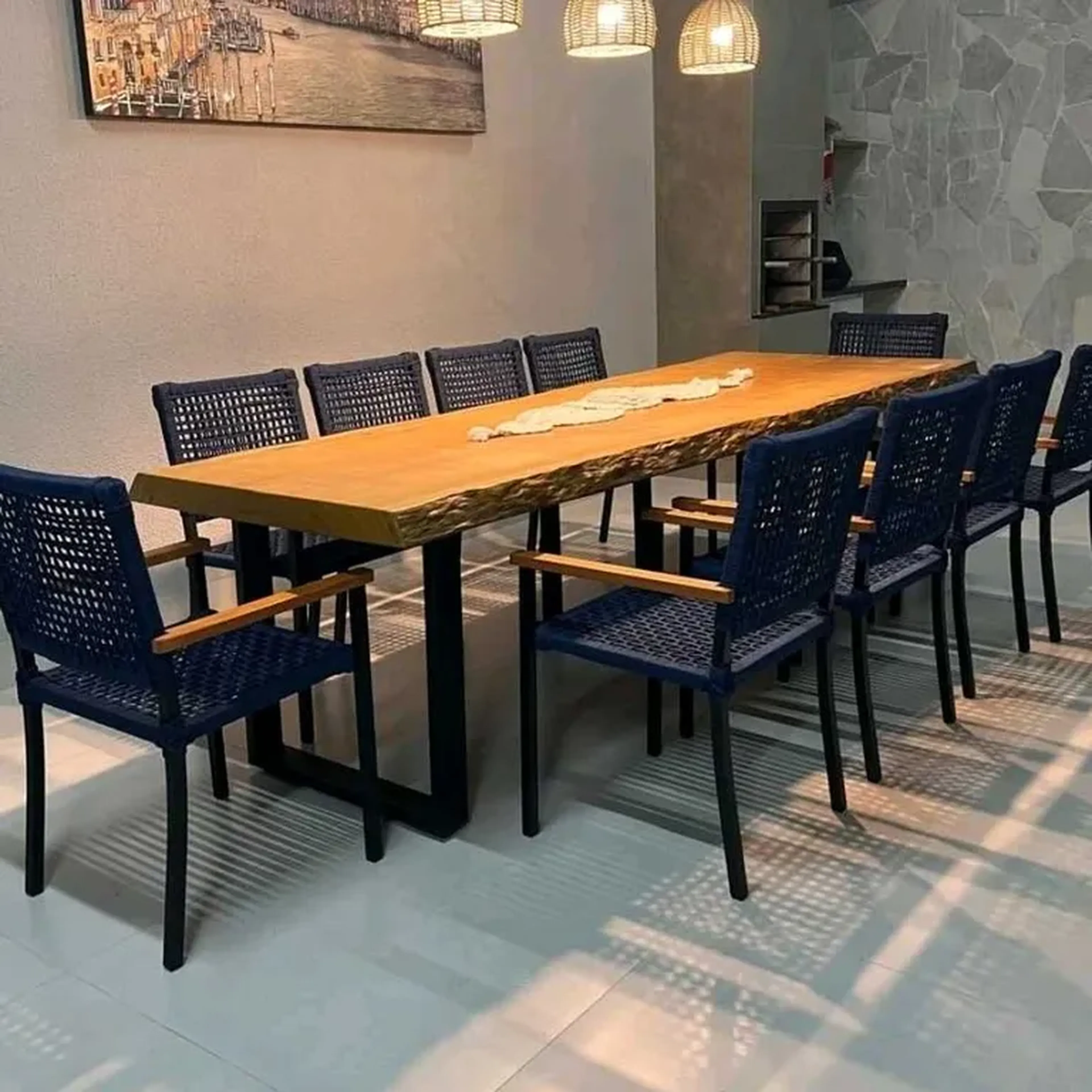 Mesa e cadeiras imagem