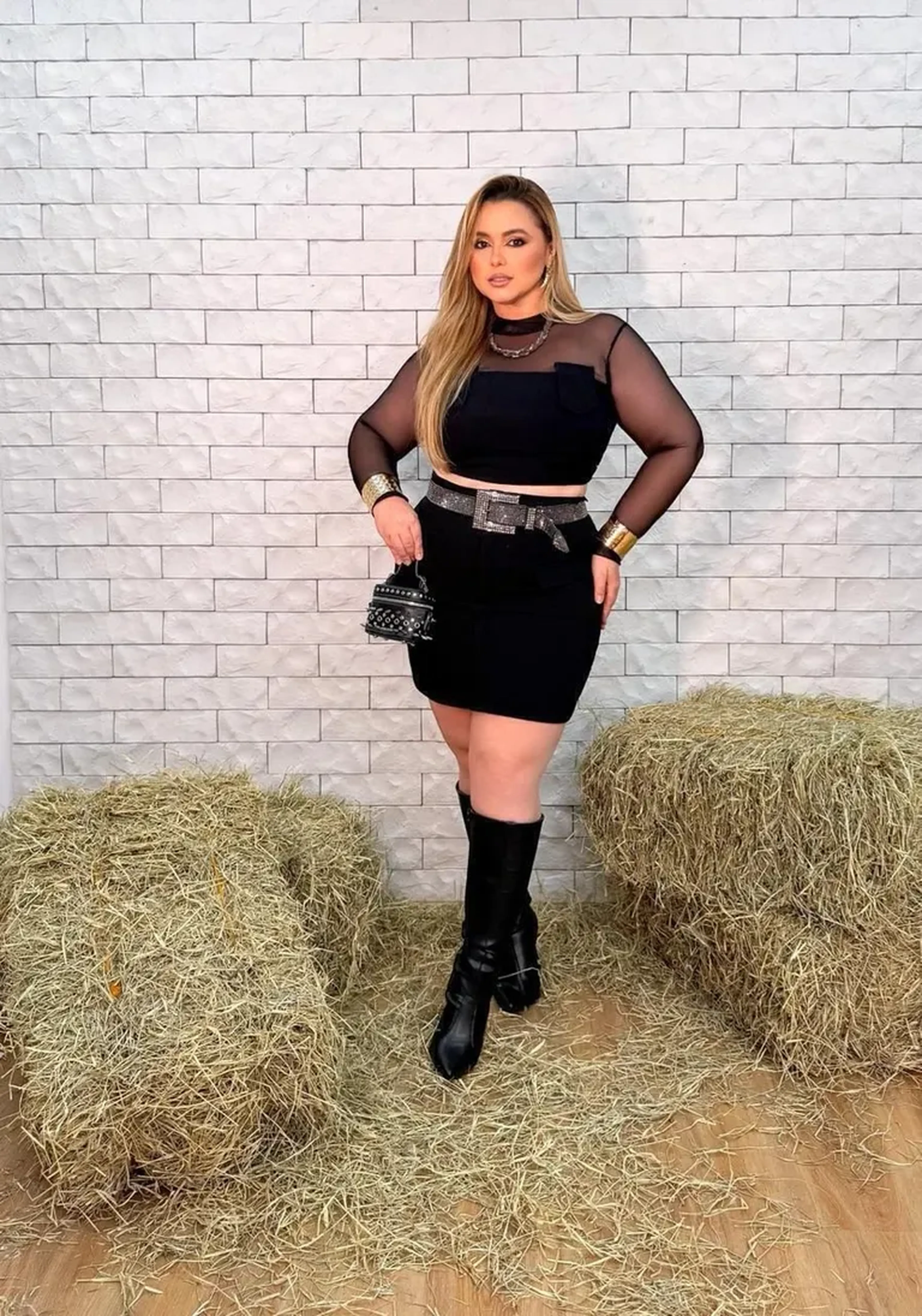 Conjunto Cropped com Mangas de Tule e Saia com Bolsos Sobreposto imagem