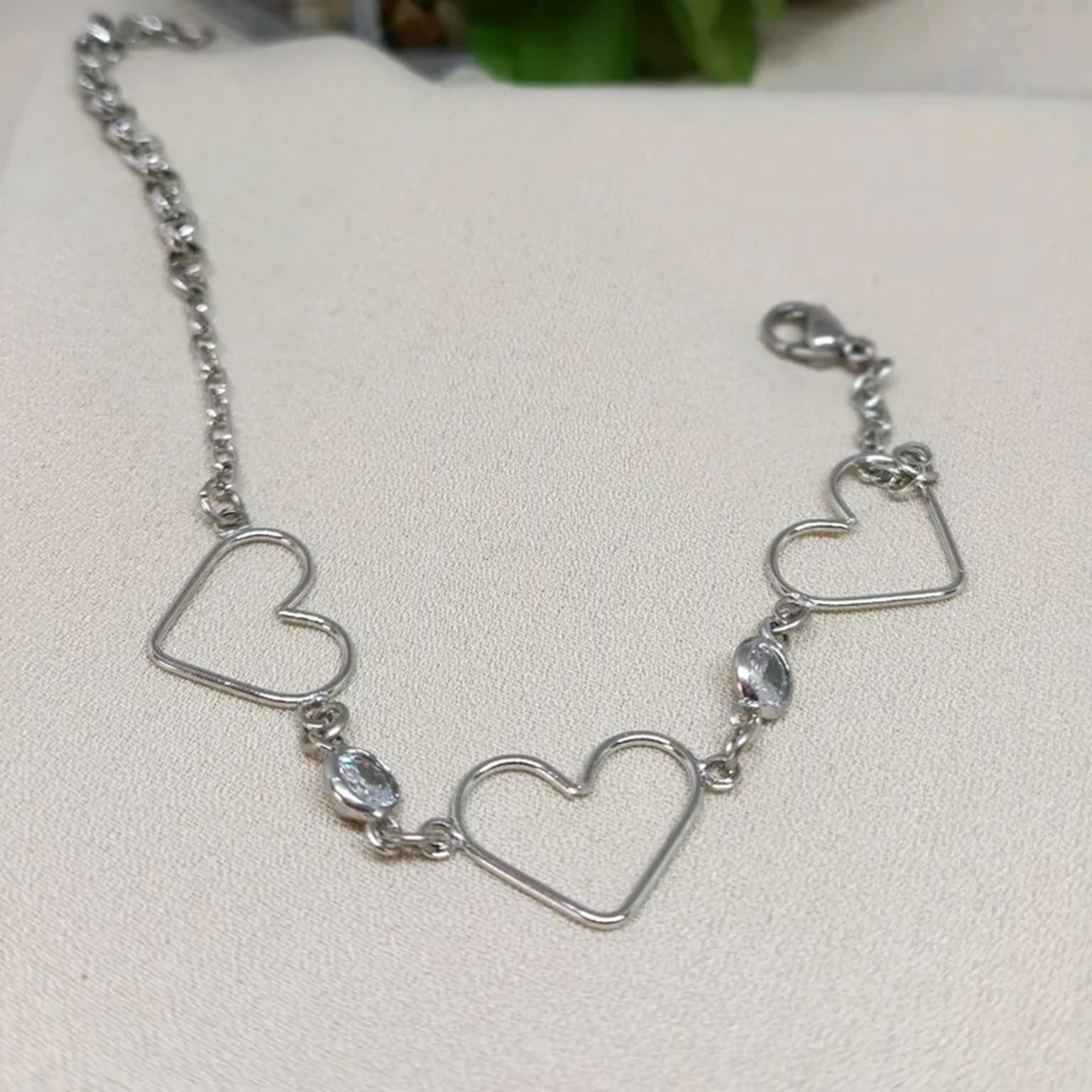 Pulseira coração com zircônia em aço imagem