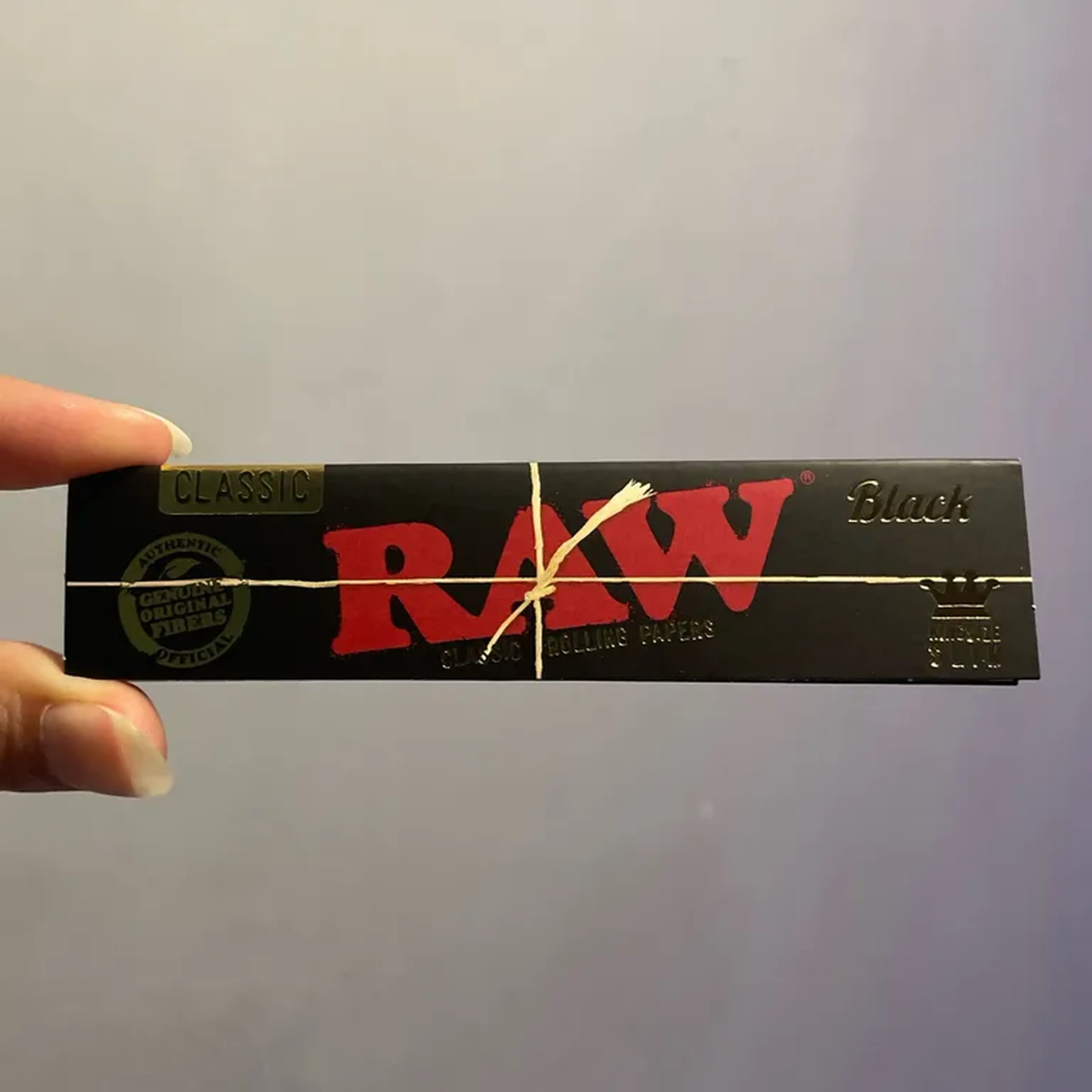 Seda RAW Black Classic King Size imagem