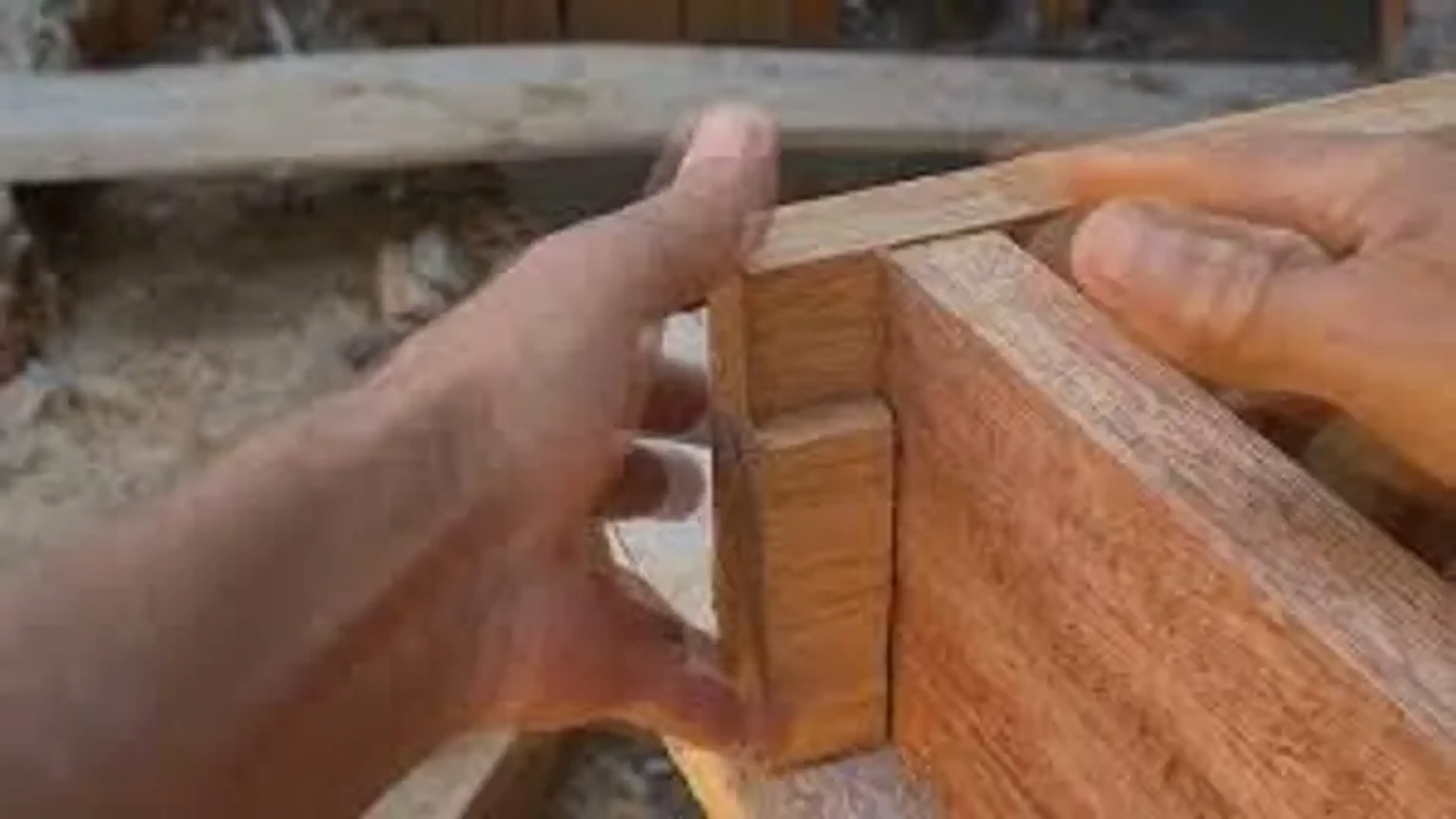 Troca caixonete de porta em parede azulejada imagem
