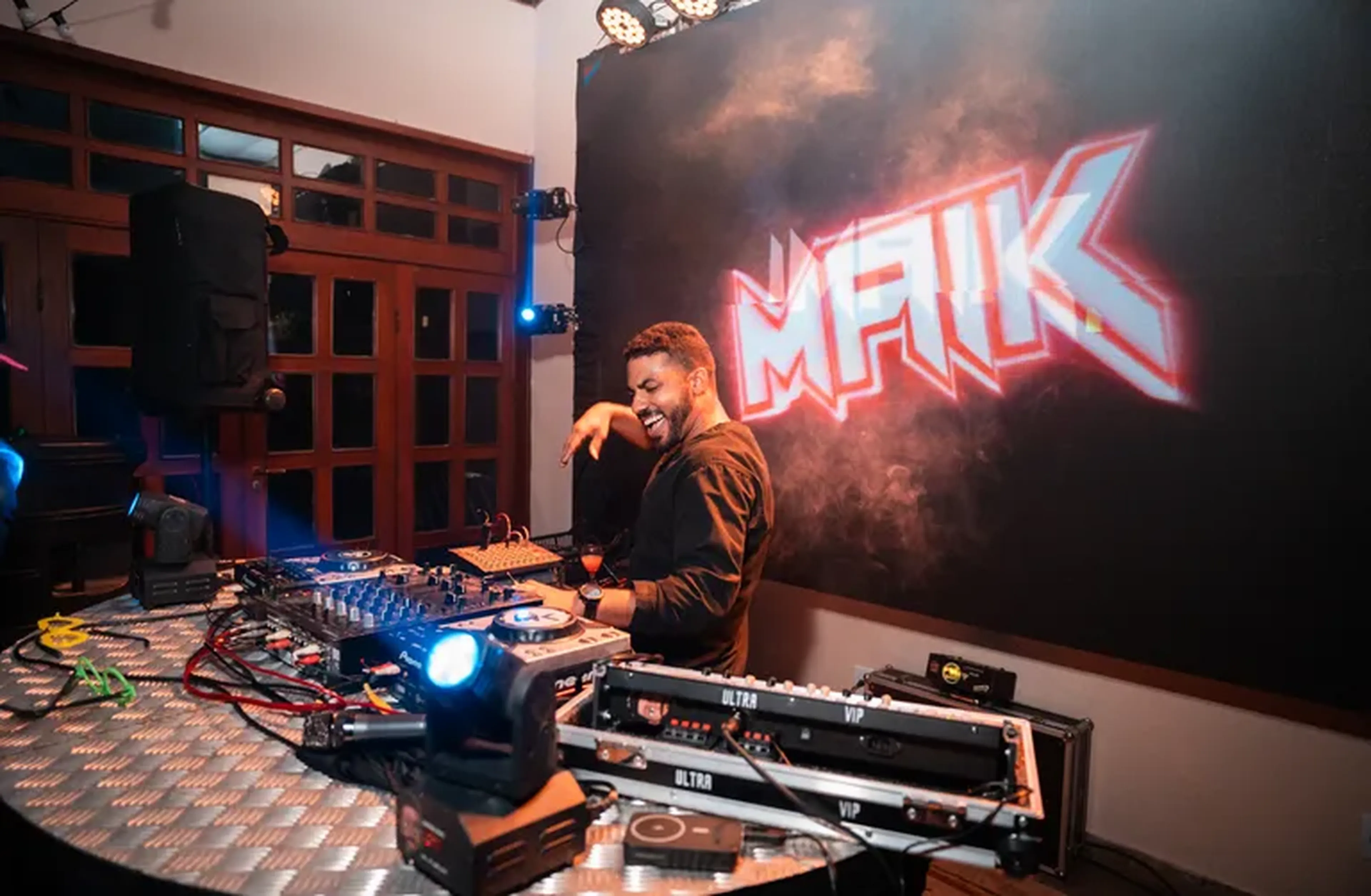 MAIK MUSIC! imagem