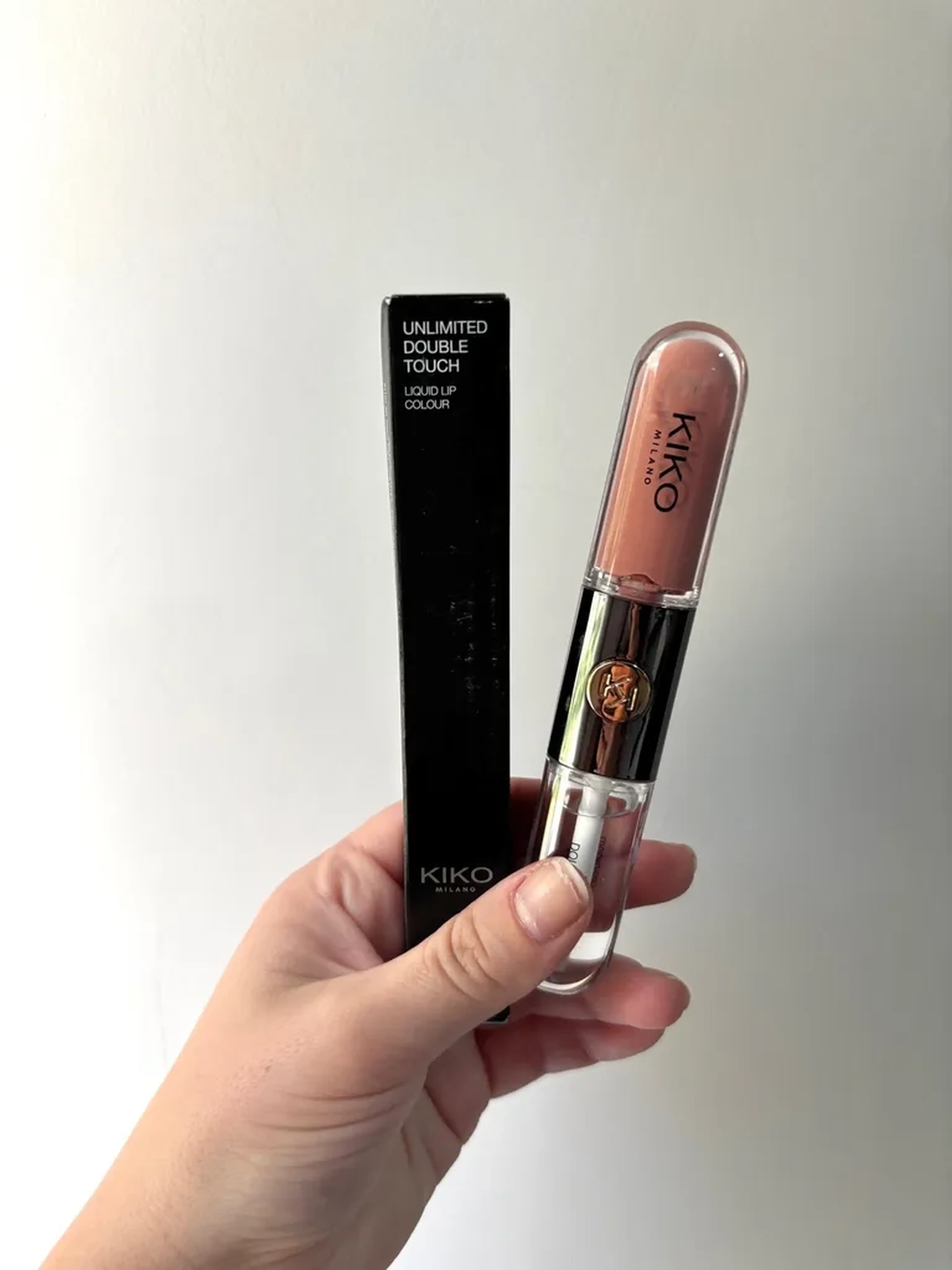 KIKO MILANO Unlimited Double Touch Batom 102 Satin Rosy Beige imagem