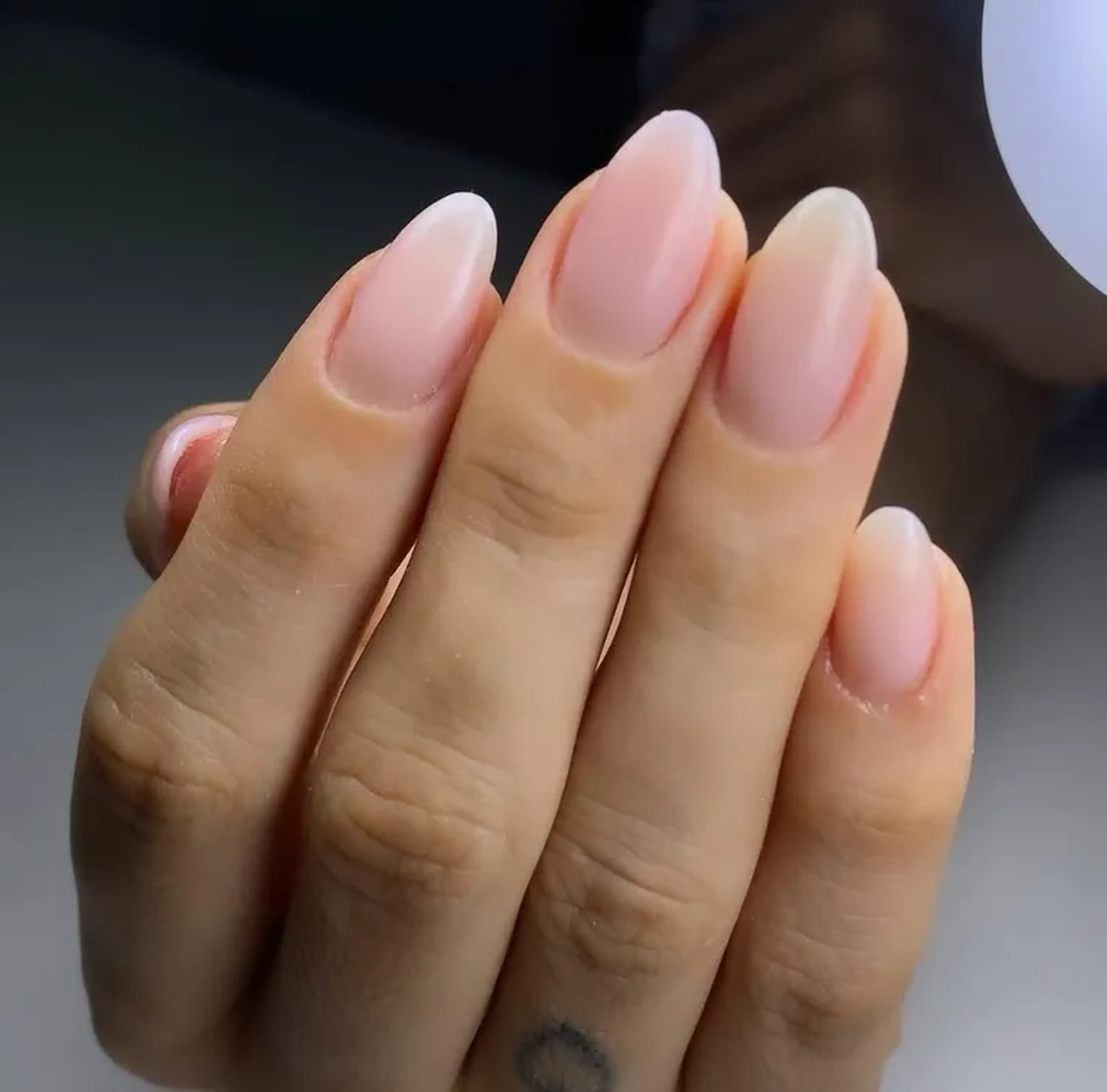 BANHO DE GEL PRIMEIRA APLICAÇÃO COM ESMALTAÇÃO imagem