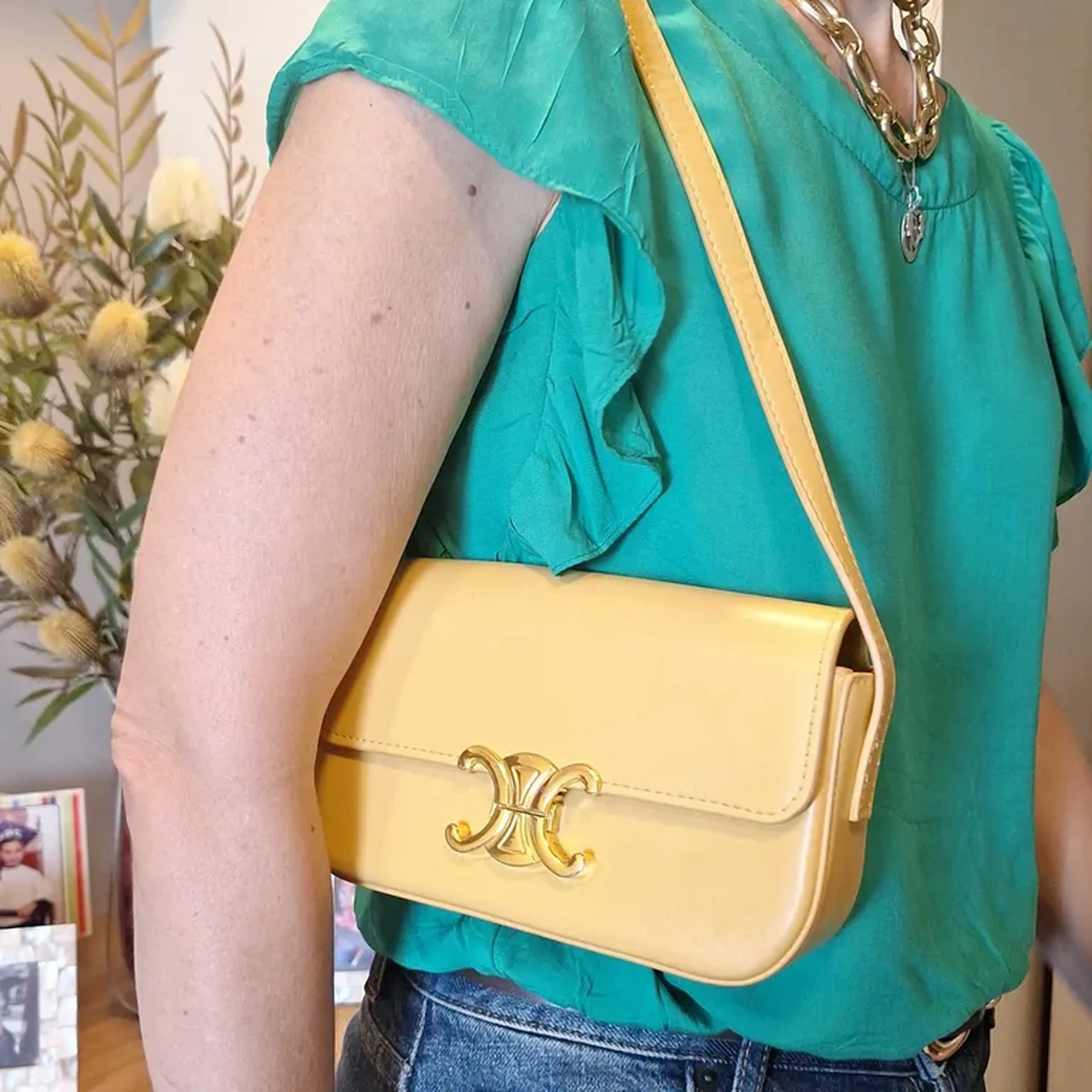 Bolsa Celine Triomphe – Couro Amarelo imagem