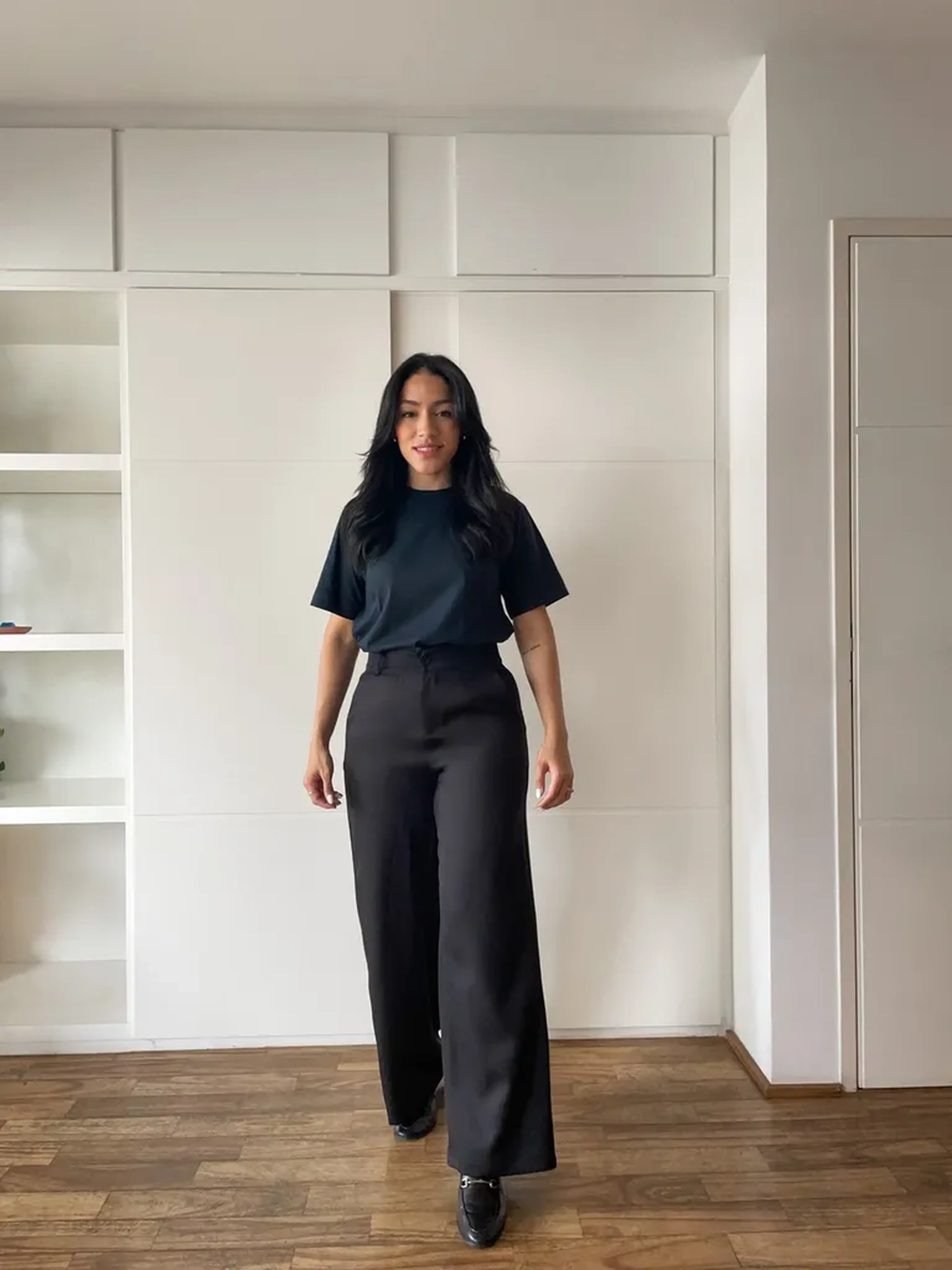Calça pantalona alfaiataria preta 44 imagem