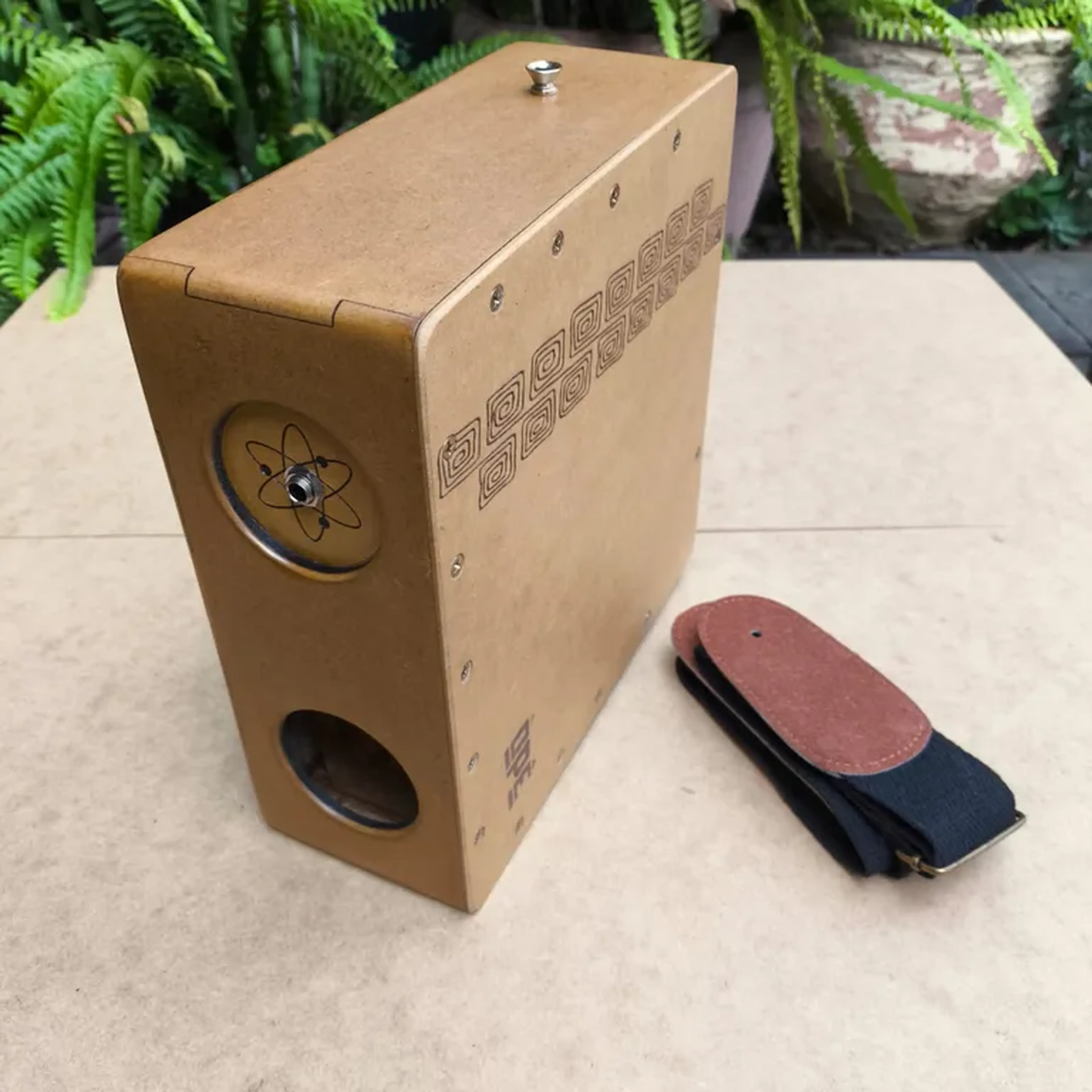 Cajon de colo Òpê imagem