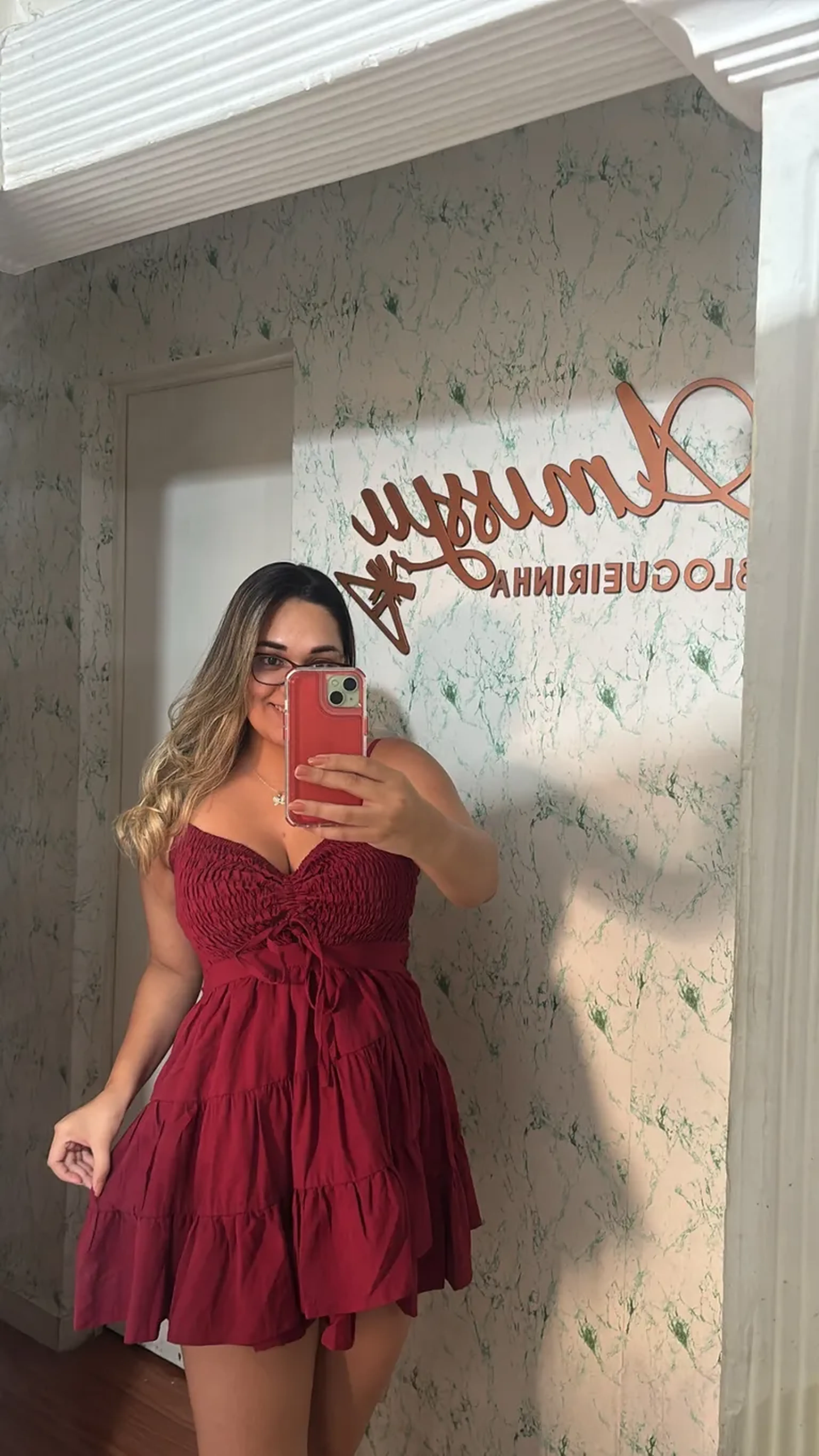 Vestido Nicole cor de vinho imagem