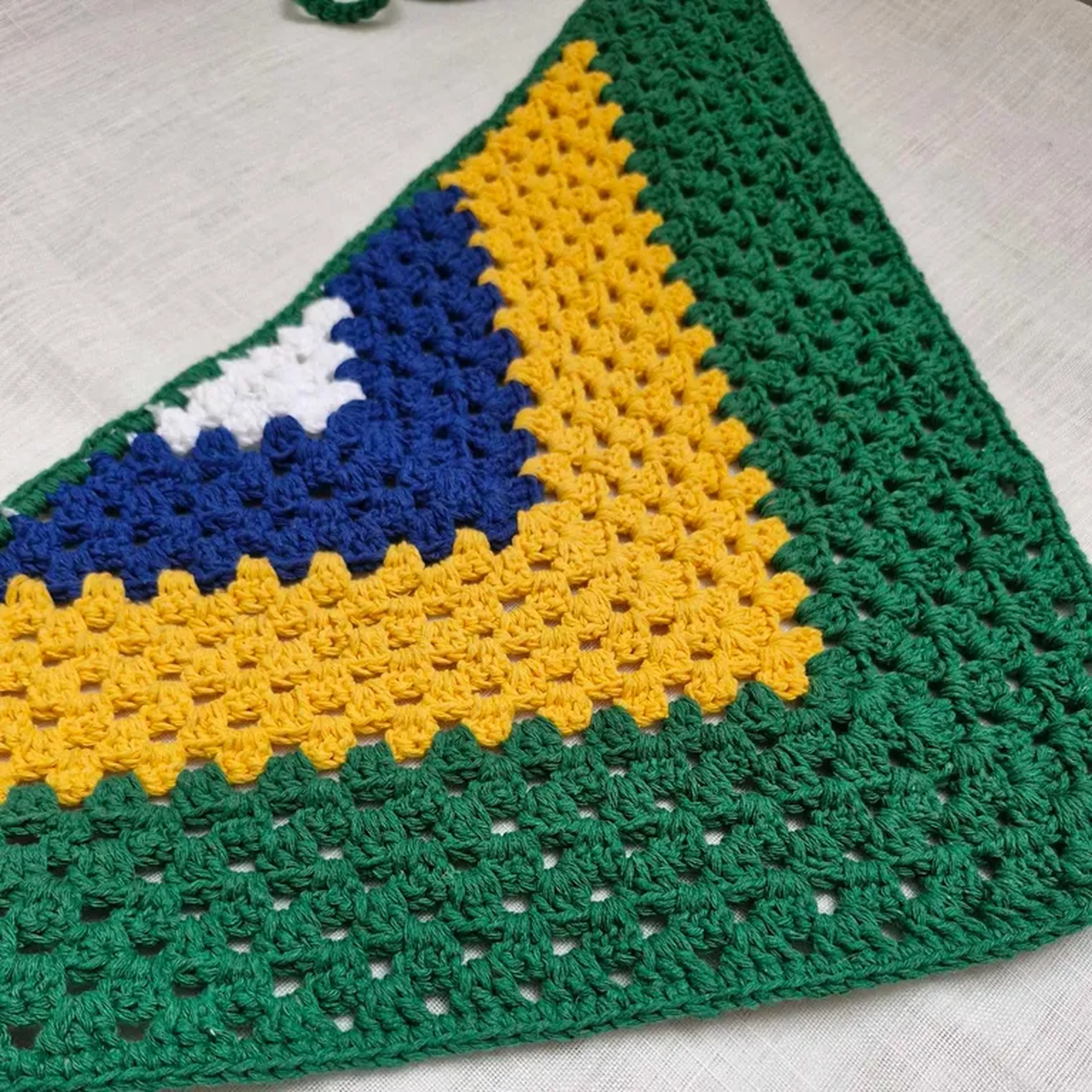 Top bandana em crochê imagem