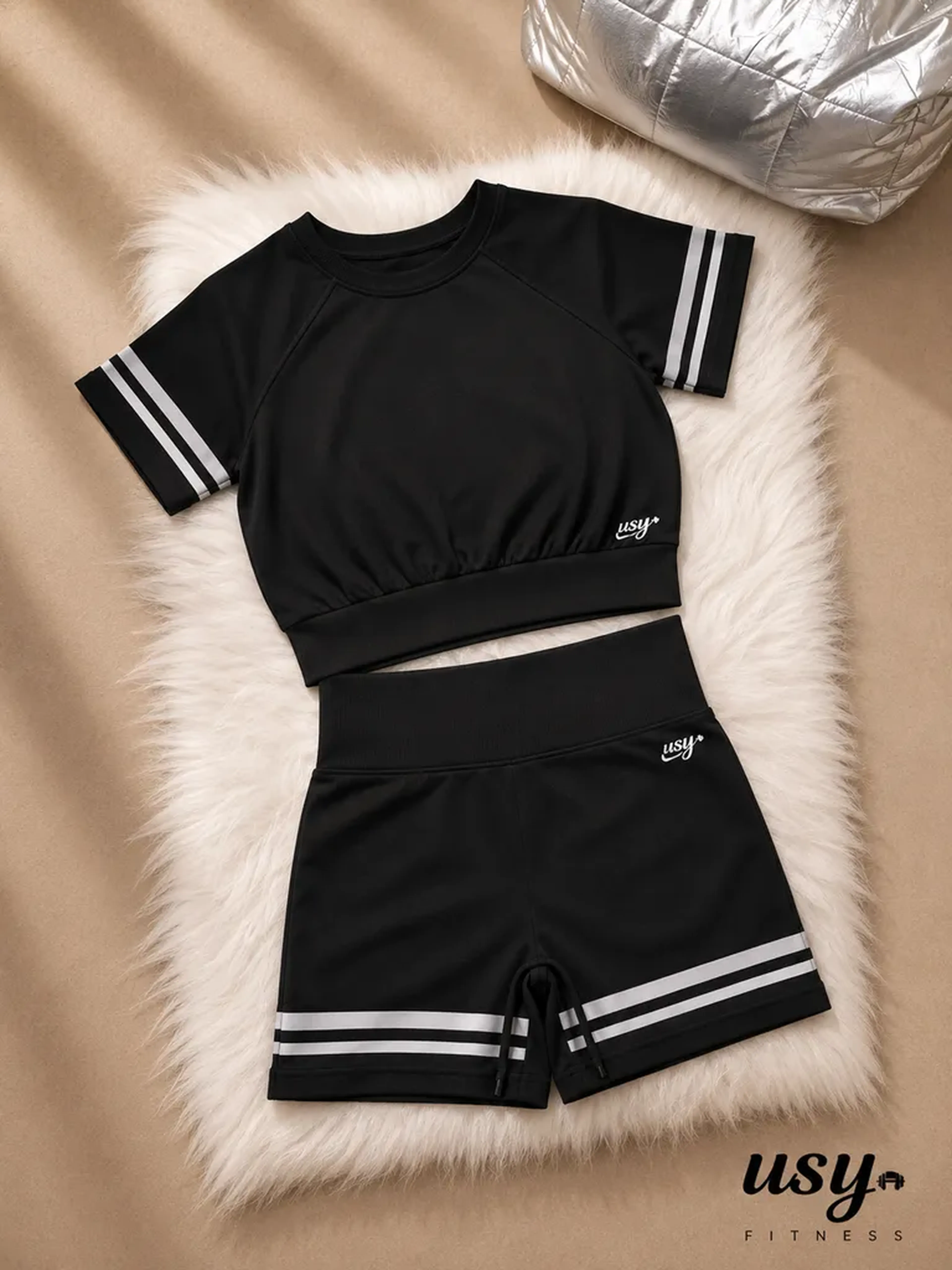 Conjunto Preto Com Listras Brancas imagem