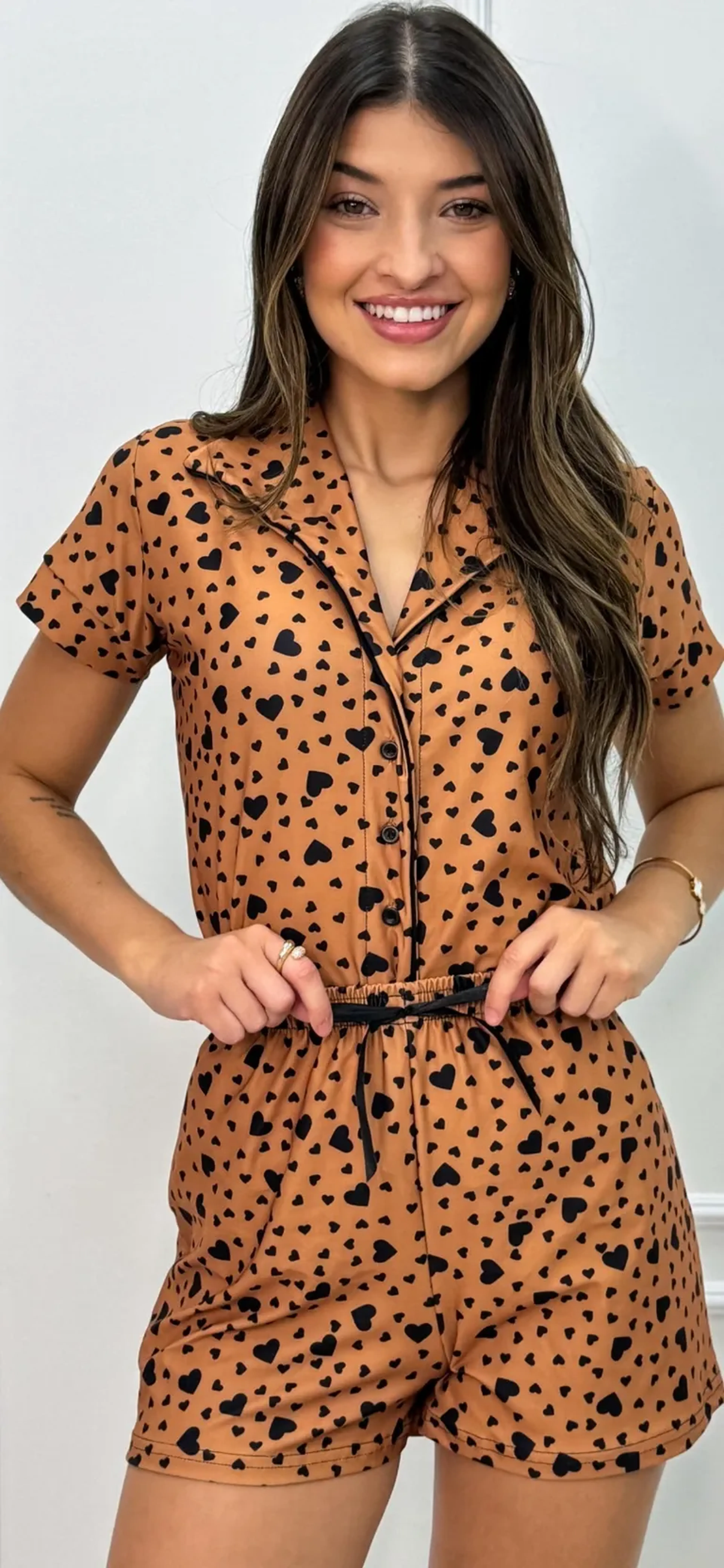 Pijama estilo americano shorts e blusa com botão imagem