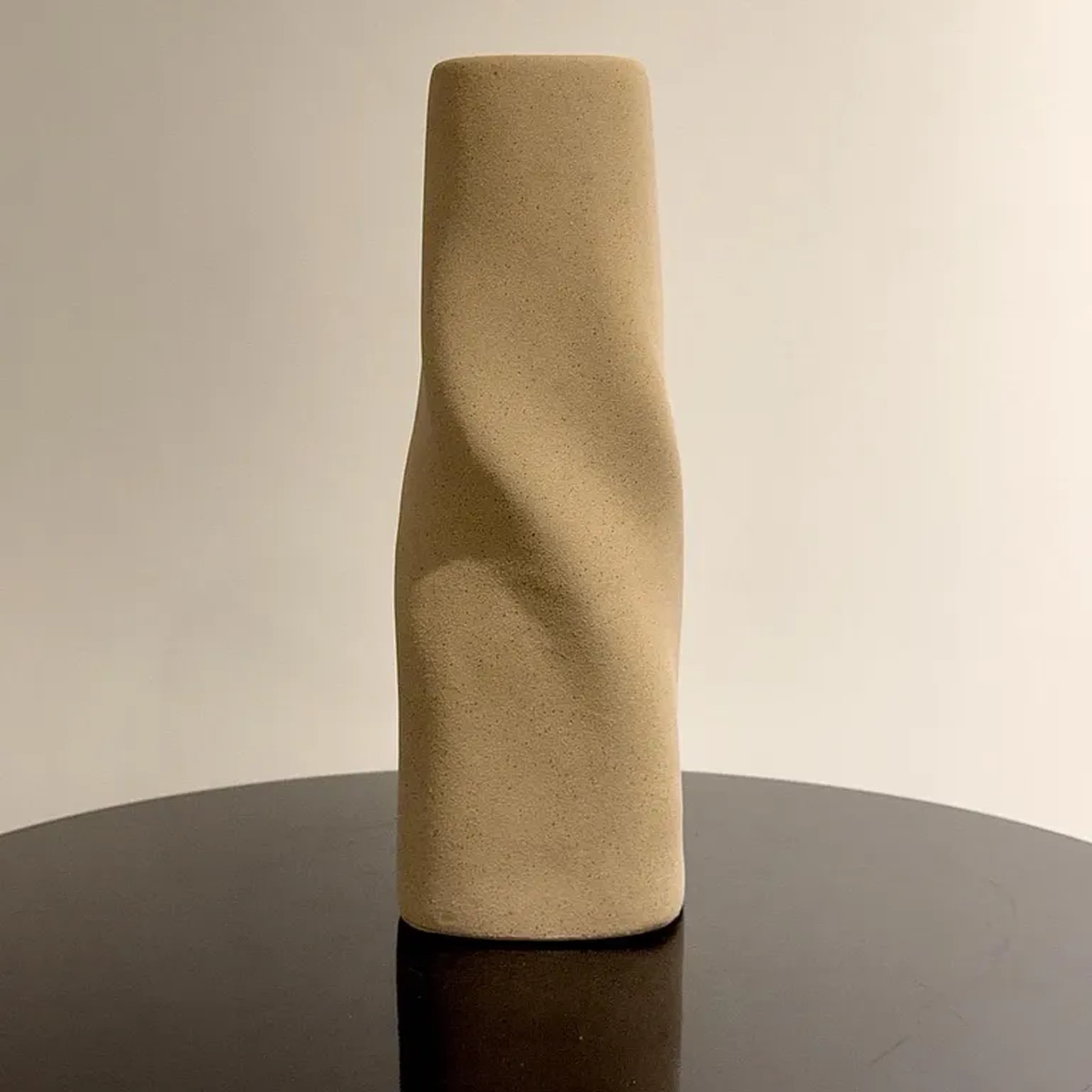 Vaso em Cerâmica orgânico para flores secas imagem