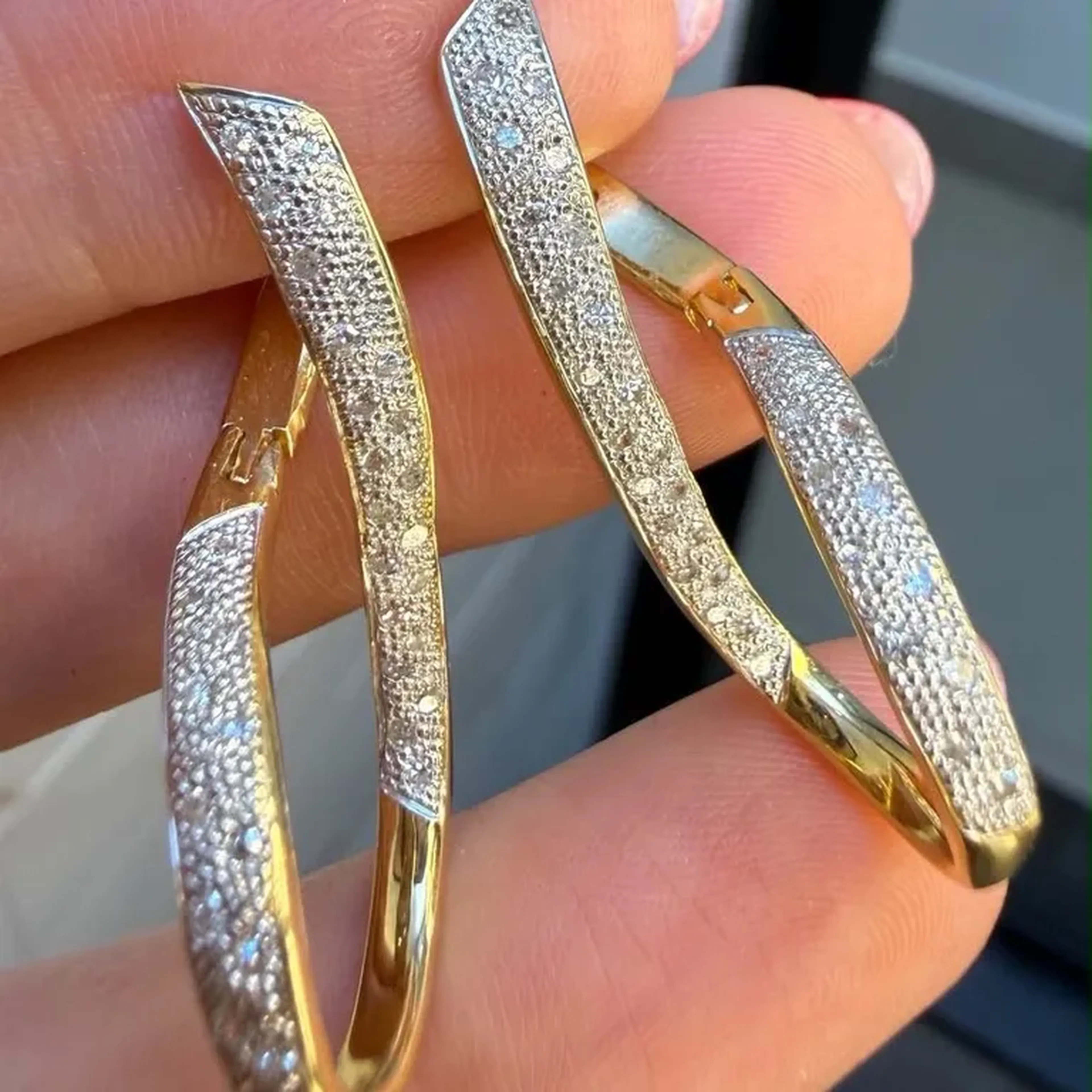 Brinco Ouro 18k com diamantes imagem