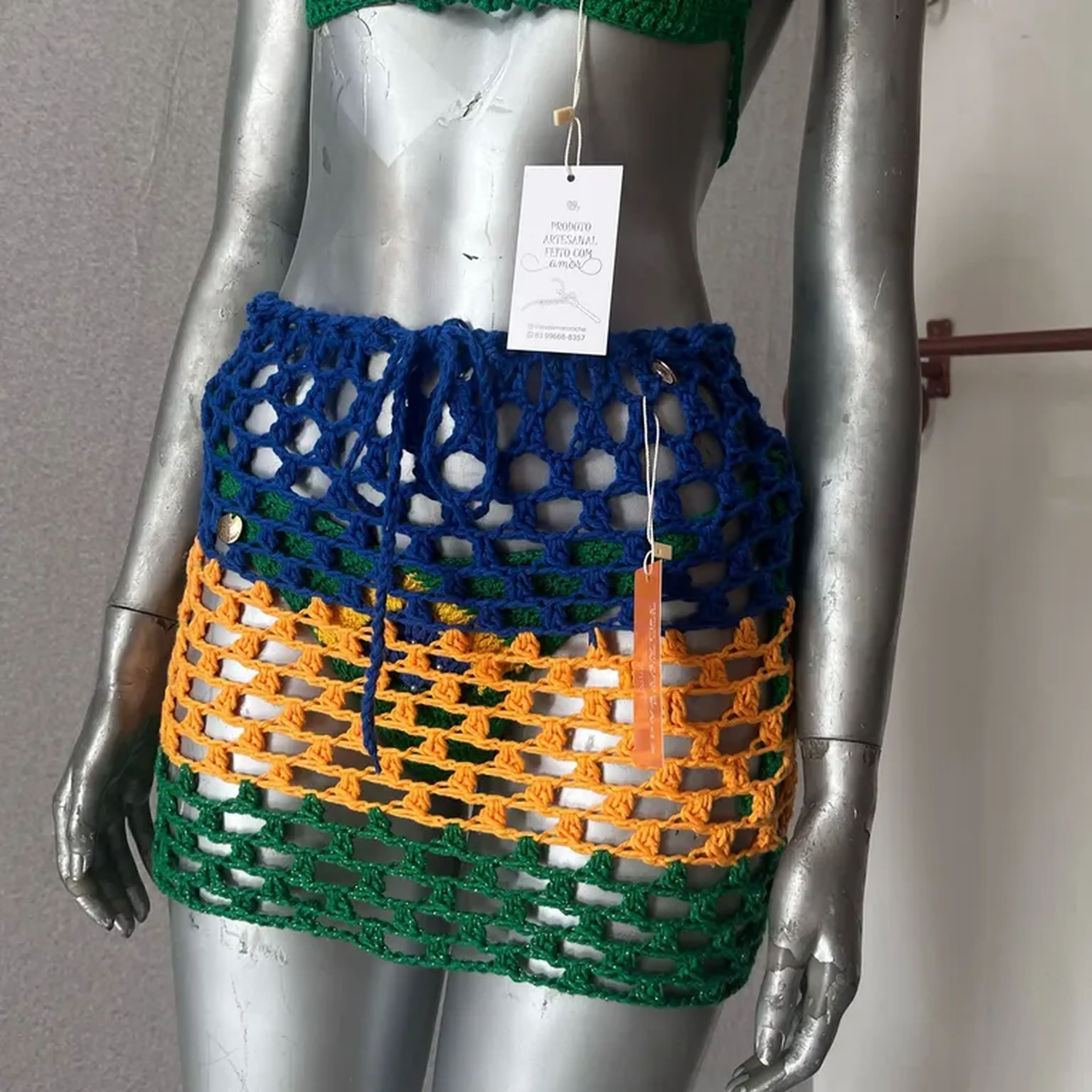 saia tricolor Brasil justa. imagem