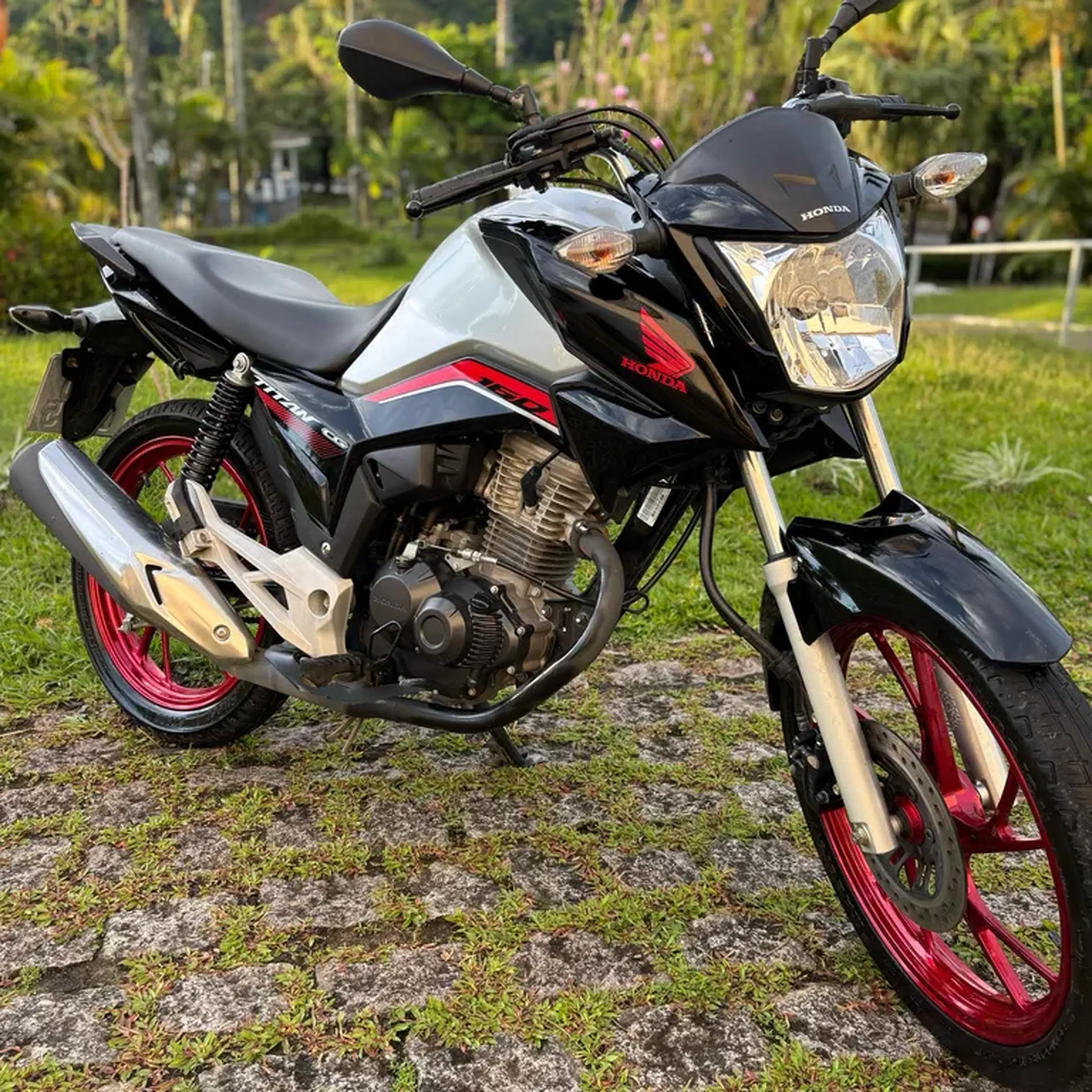 Honda Titan Edição especial 2023 imagem