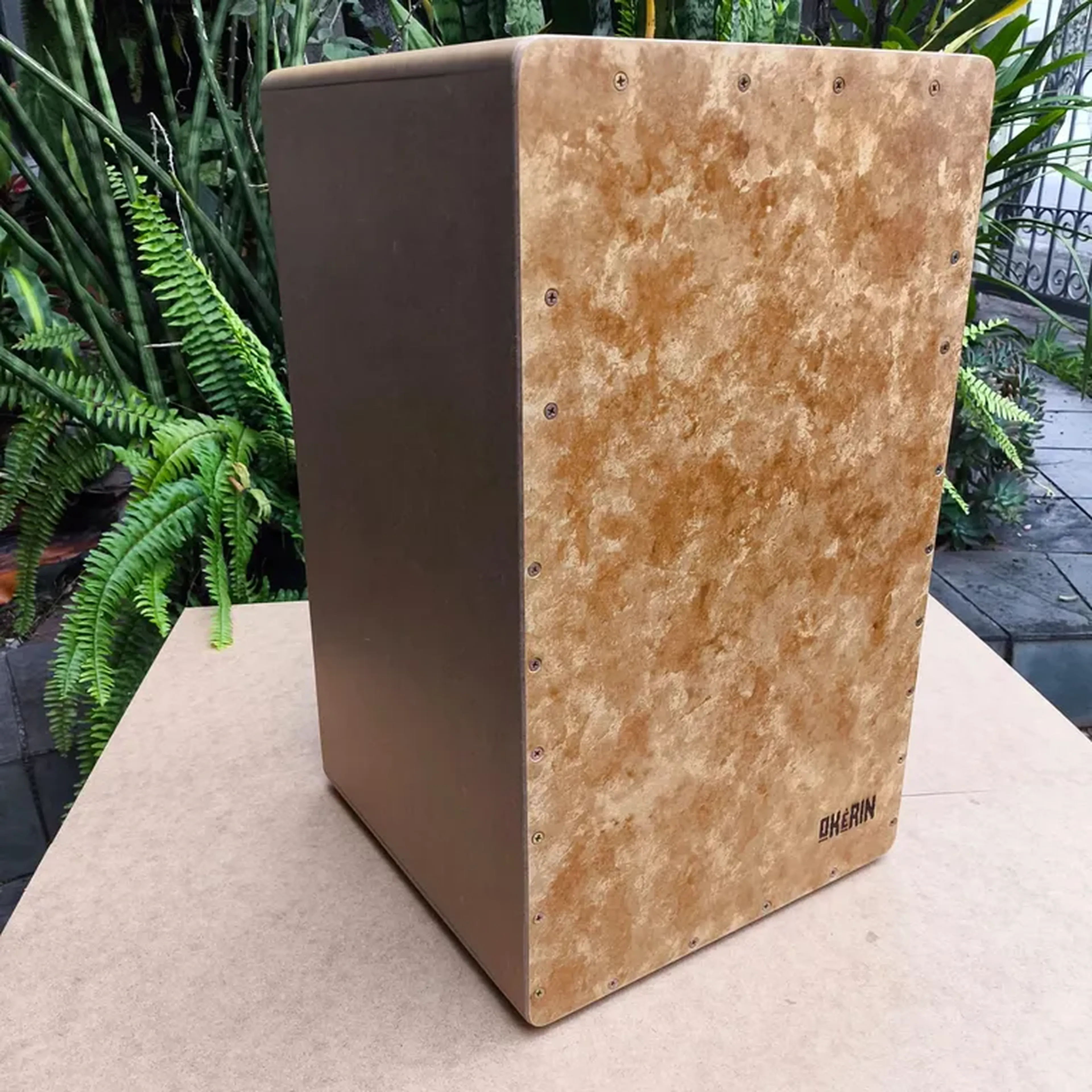 Cajon Òkerín imagem
