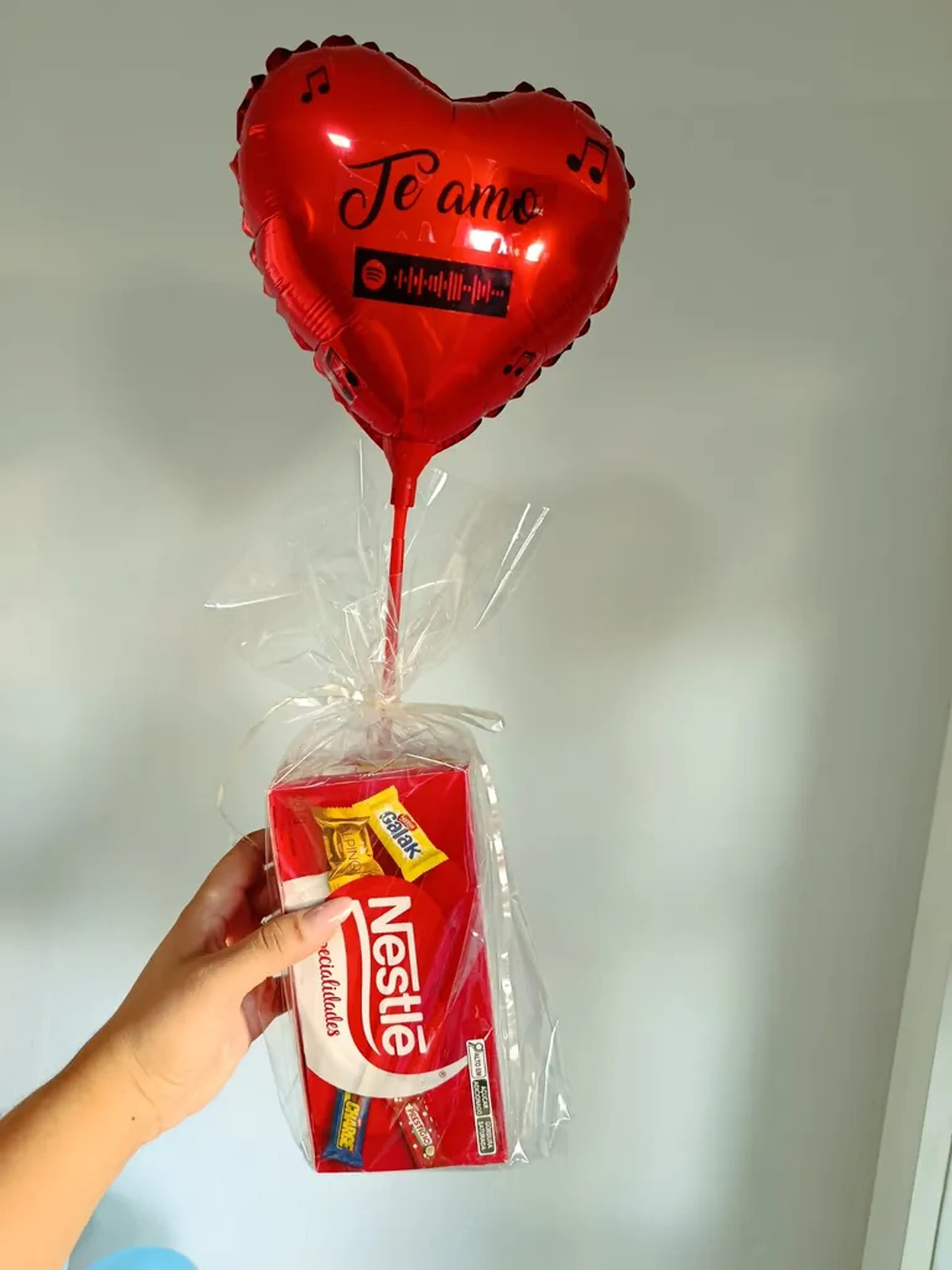 Balão spotyfy com caixa de bombom imagem