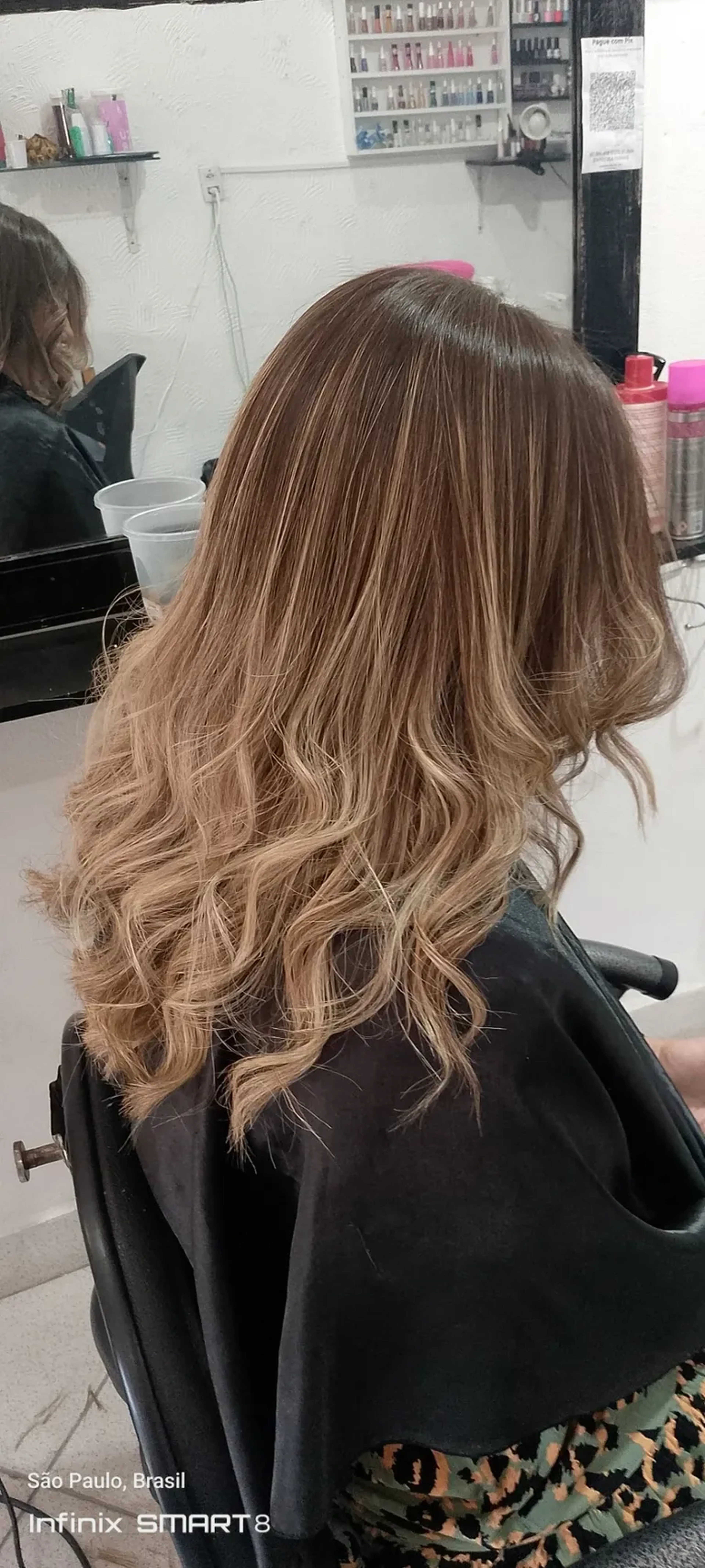 Corte médio a longo mais escova imagem
