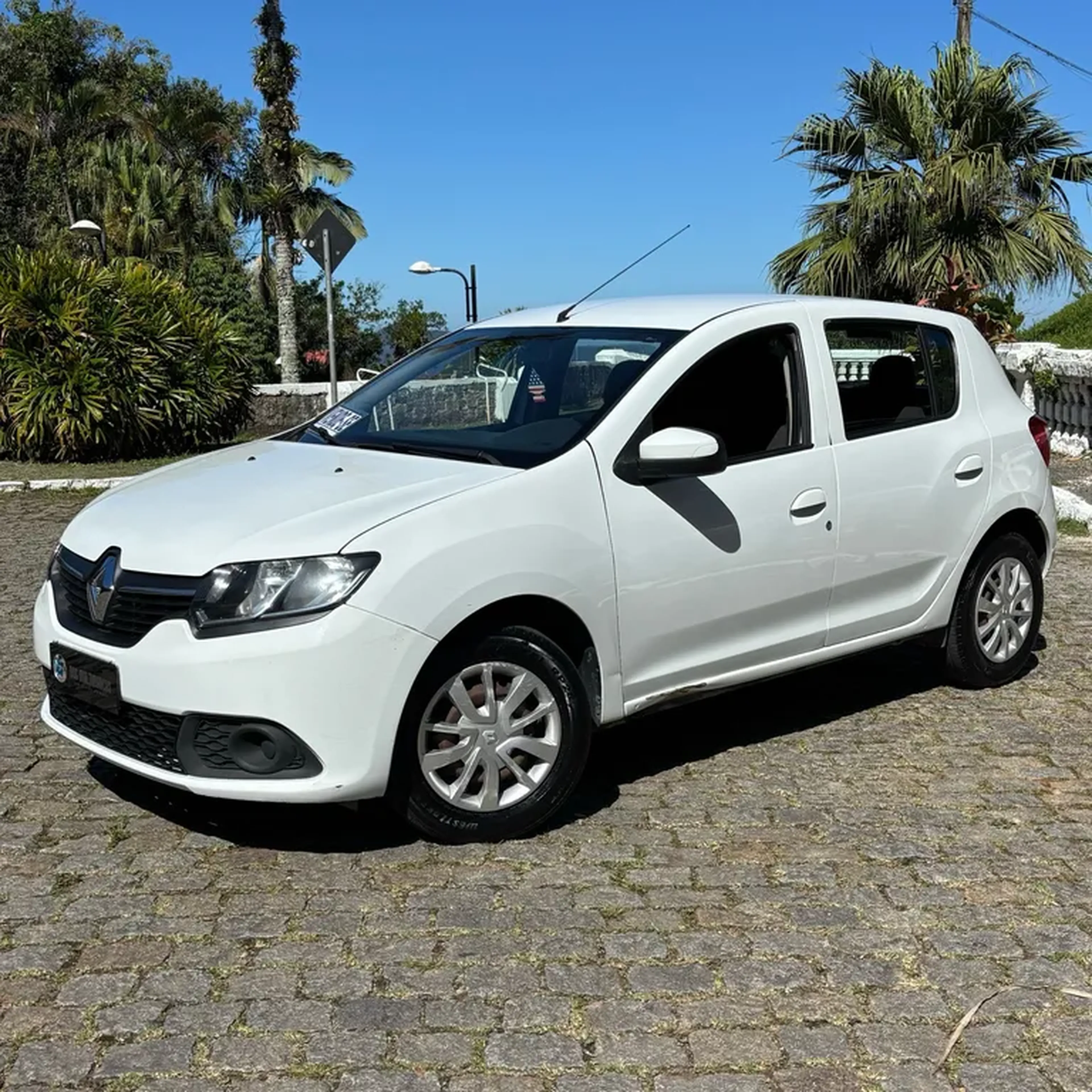 Sandero. Único dono, completo 2019 imagem