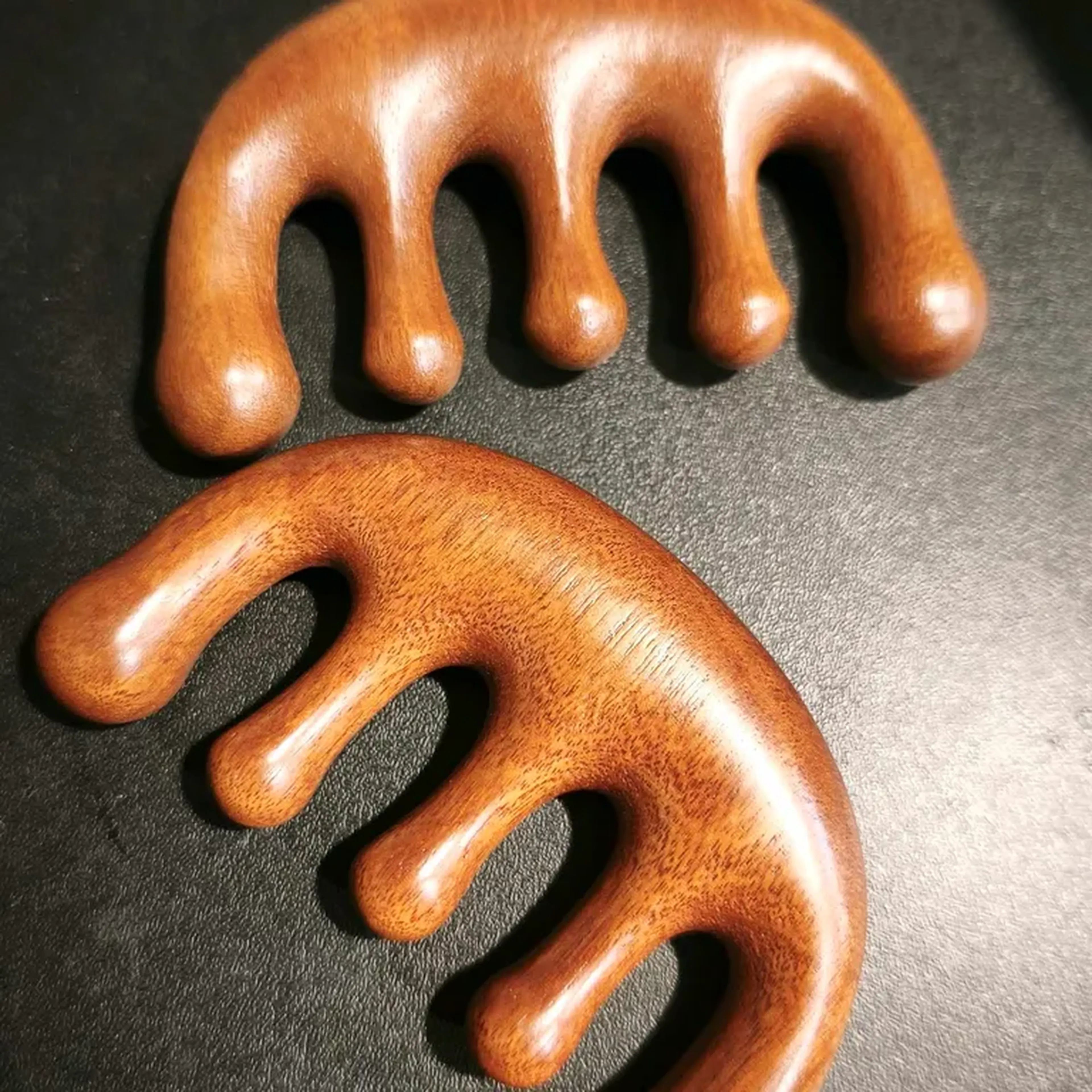 Pente de resina para microlocs imagem