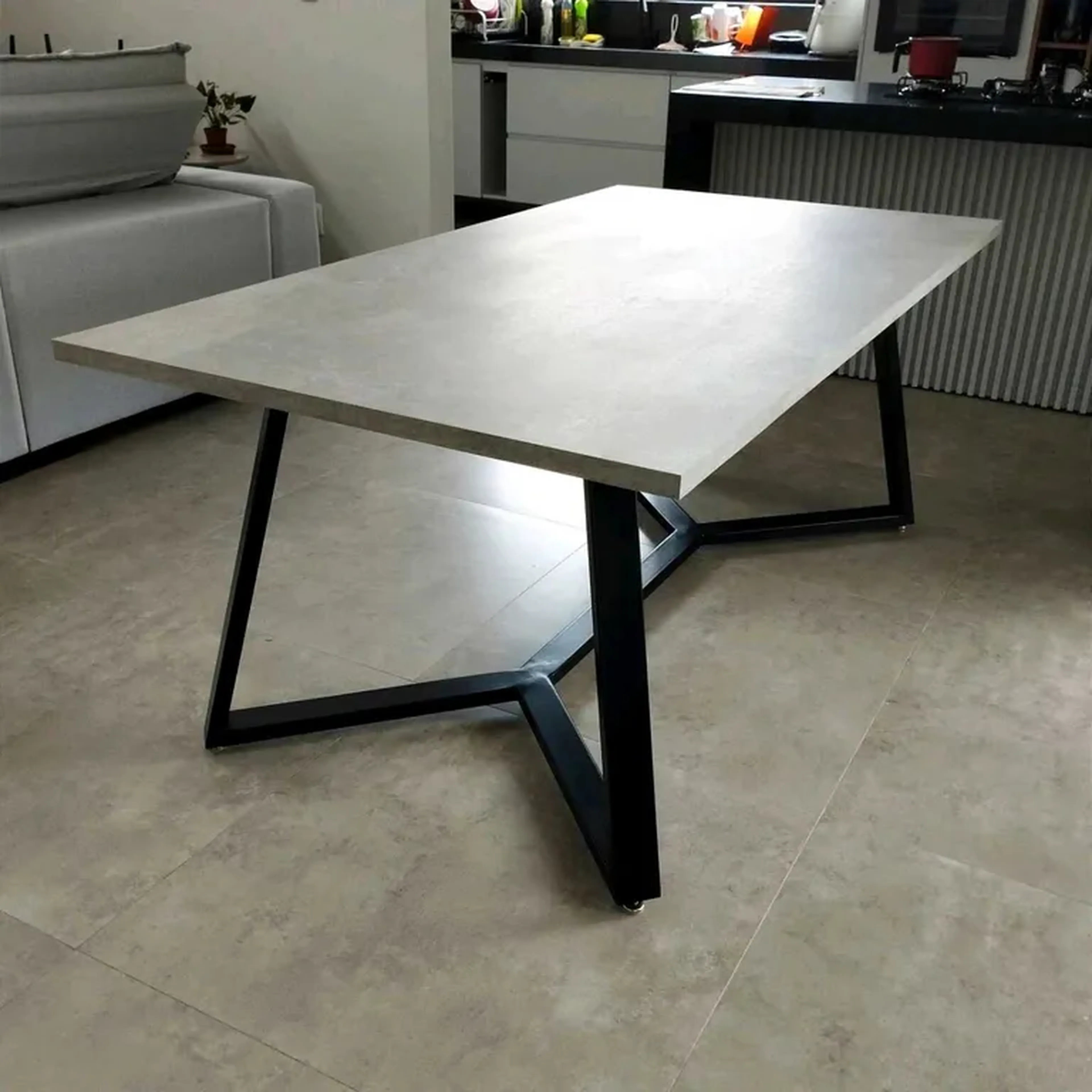 Mesa Ton cimento queimado. imagem