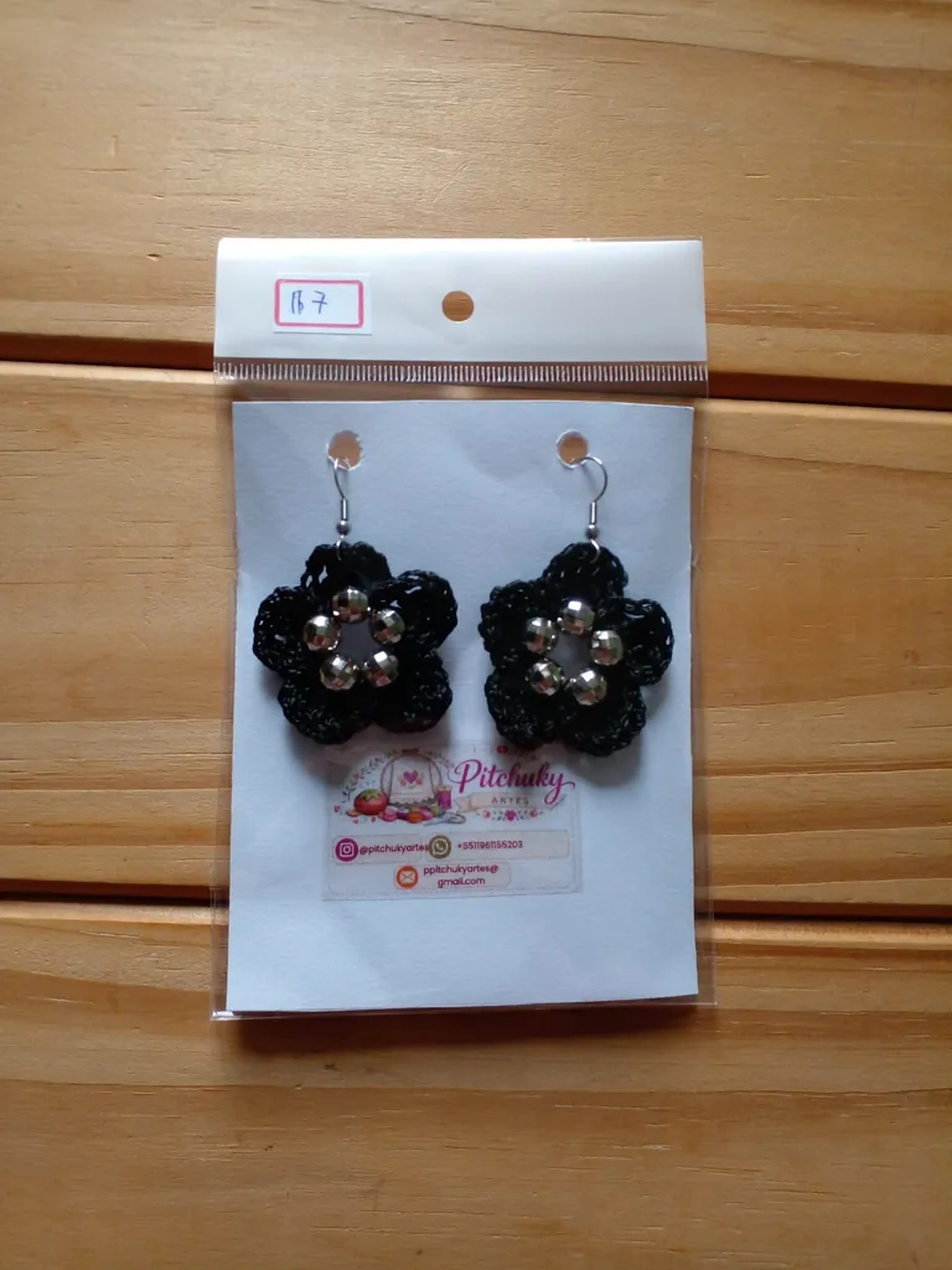 Brinco Flor em Crochê (Preto e Prata) - Linha Delicata imagem