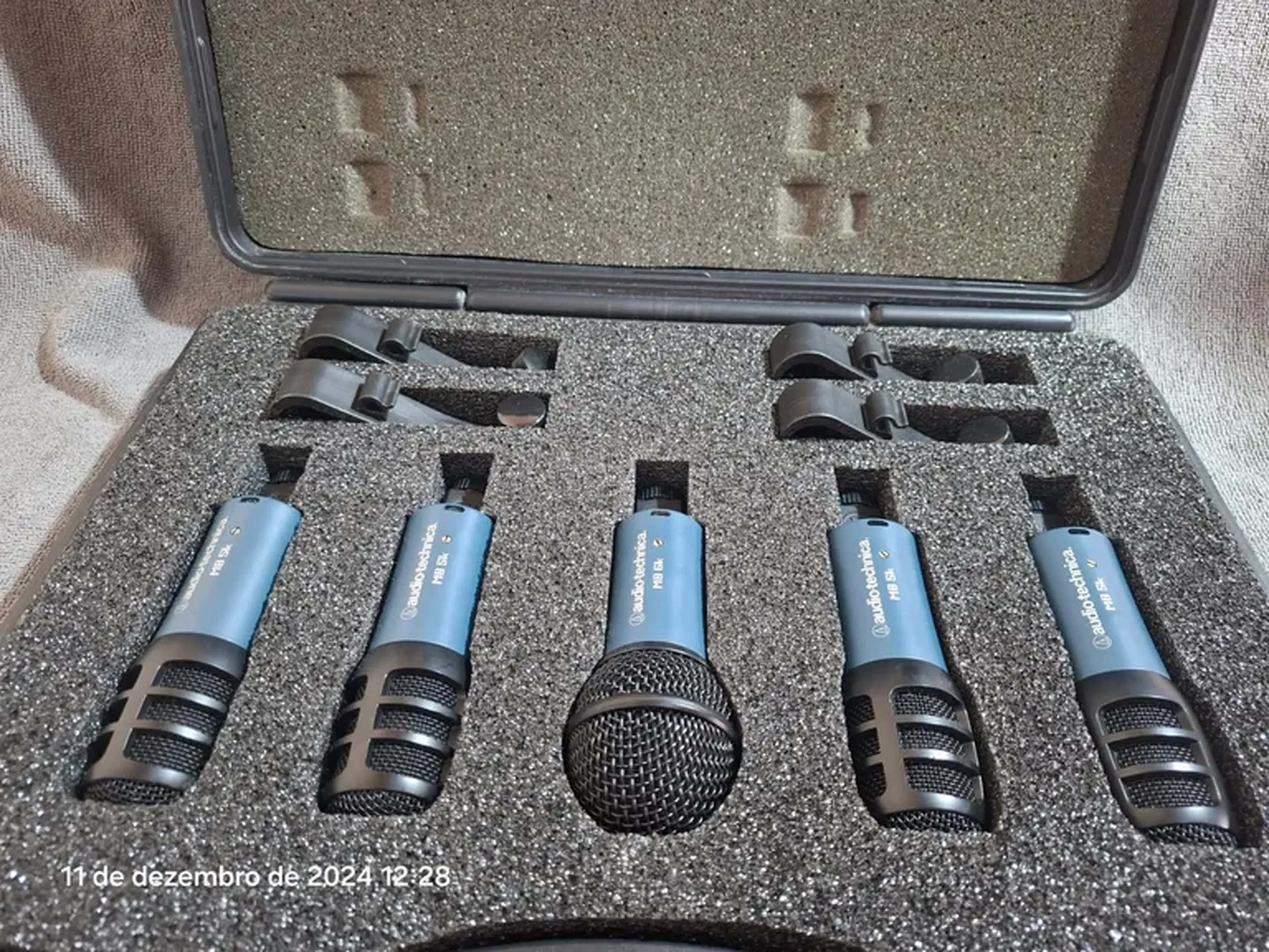 Kit 5 Microfones Audio-Technica 1 MB 6k (bumbo) + 4 MB 5k (tons) imagem