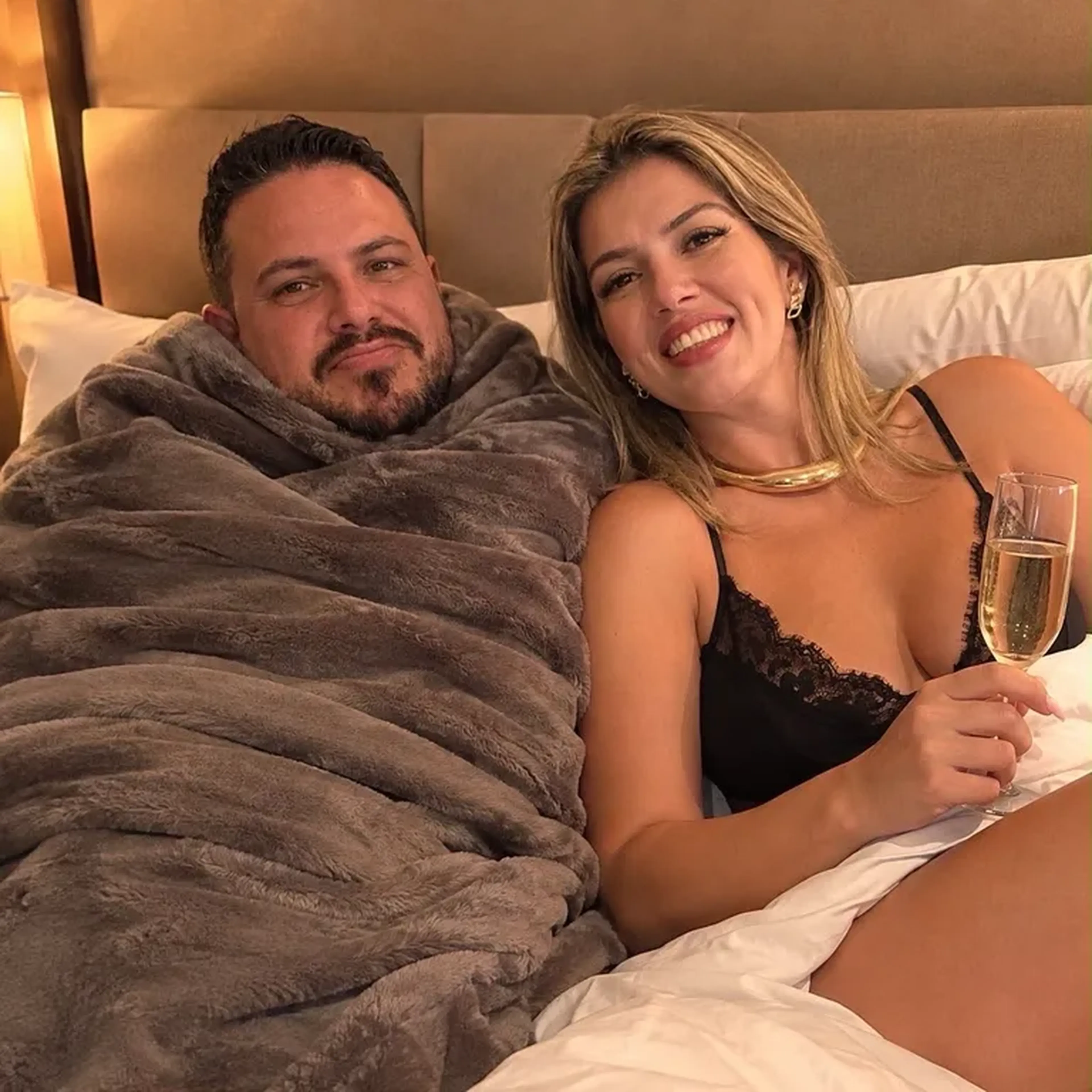 COBERTOR PARA O NOIVO (A NOIVA ESTÁ SEMPRE COBERTA DE RAZÃO) imagem