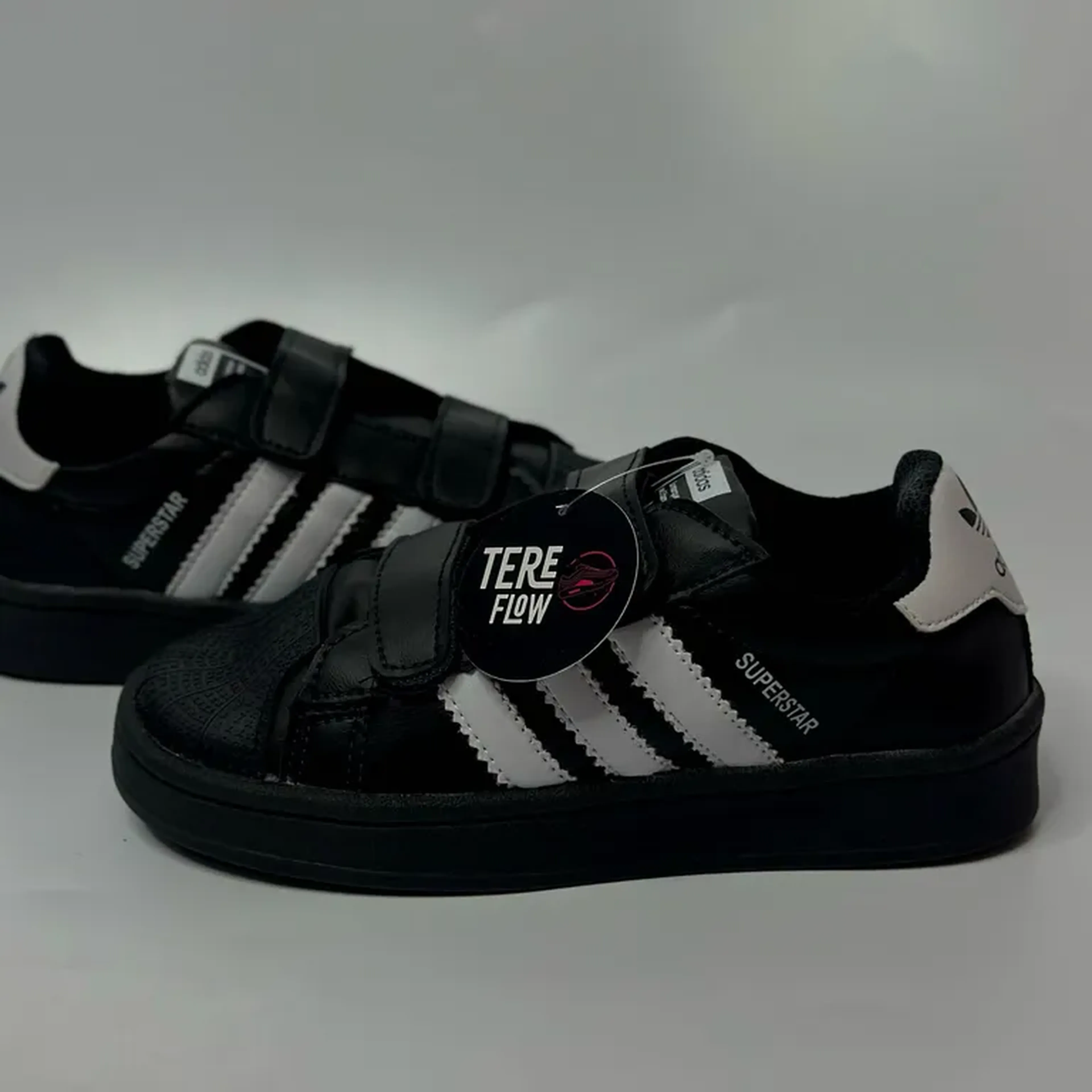 Adidas Superstar preto infantil imagem