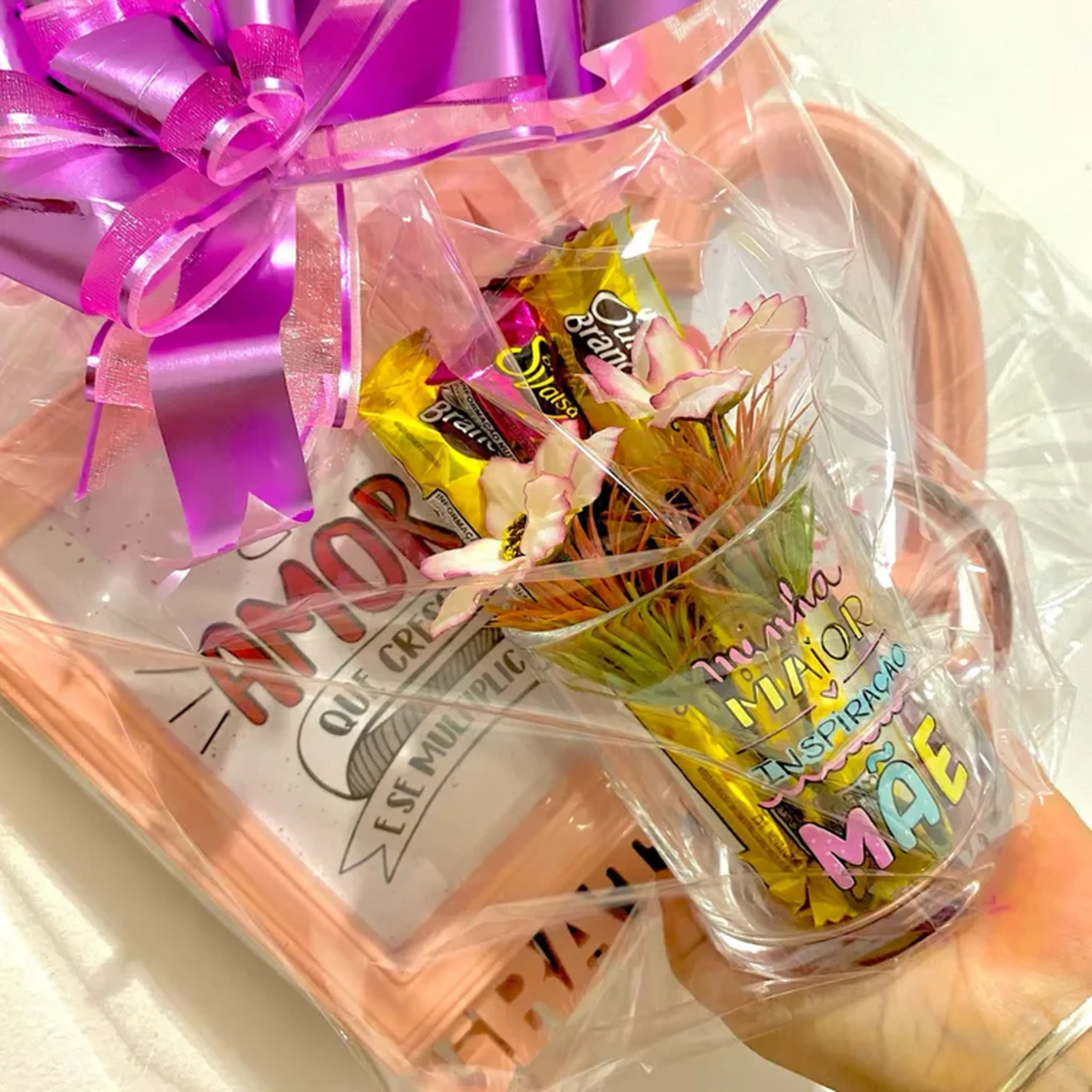 Kit Porta Retrato + Caneca com Bombons Stick 🩷🍬 imagem
