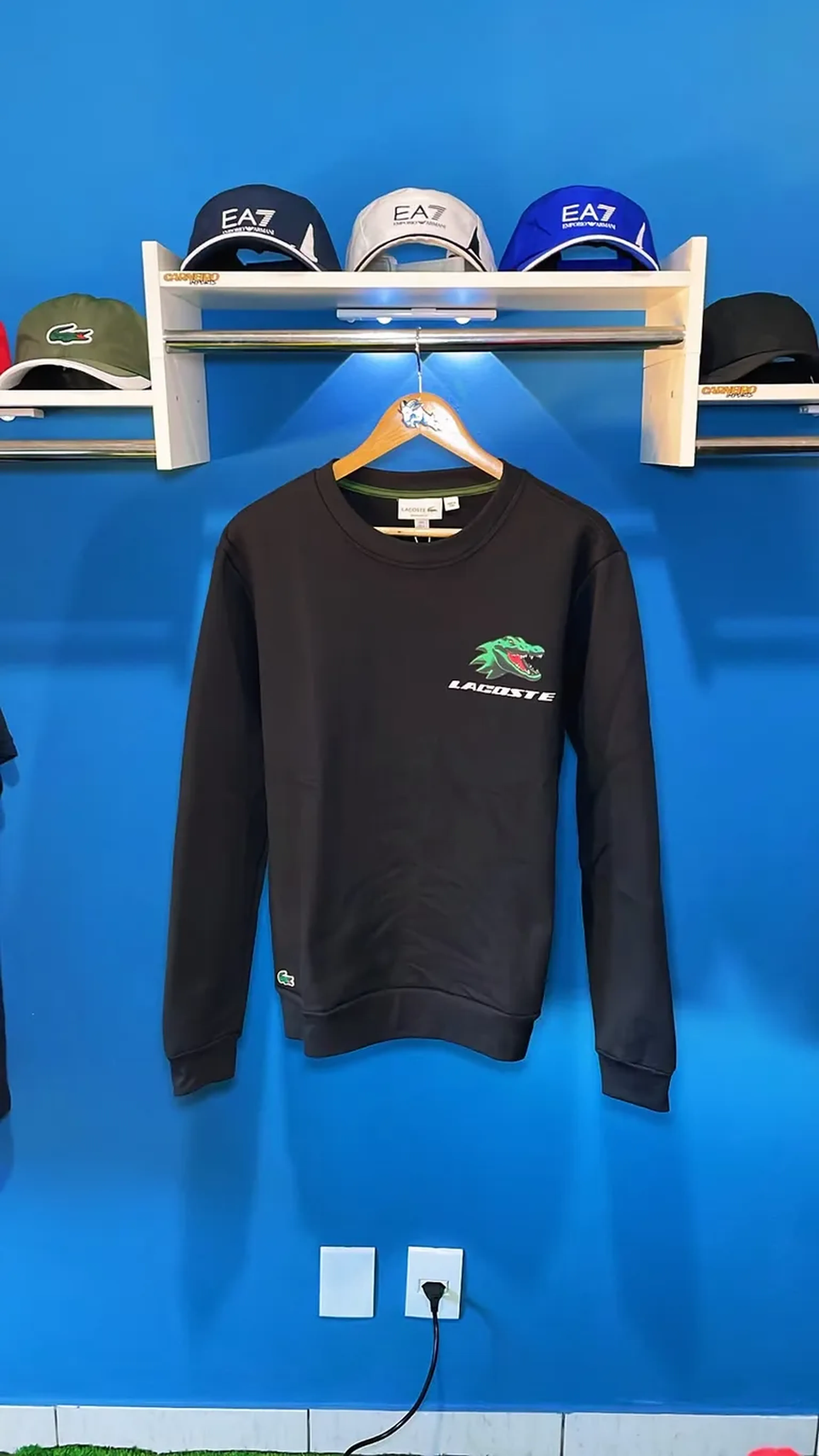 Moletom gola careca Lacoste imagem