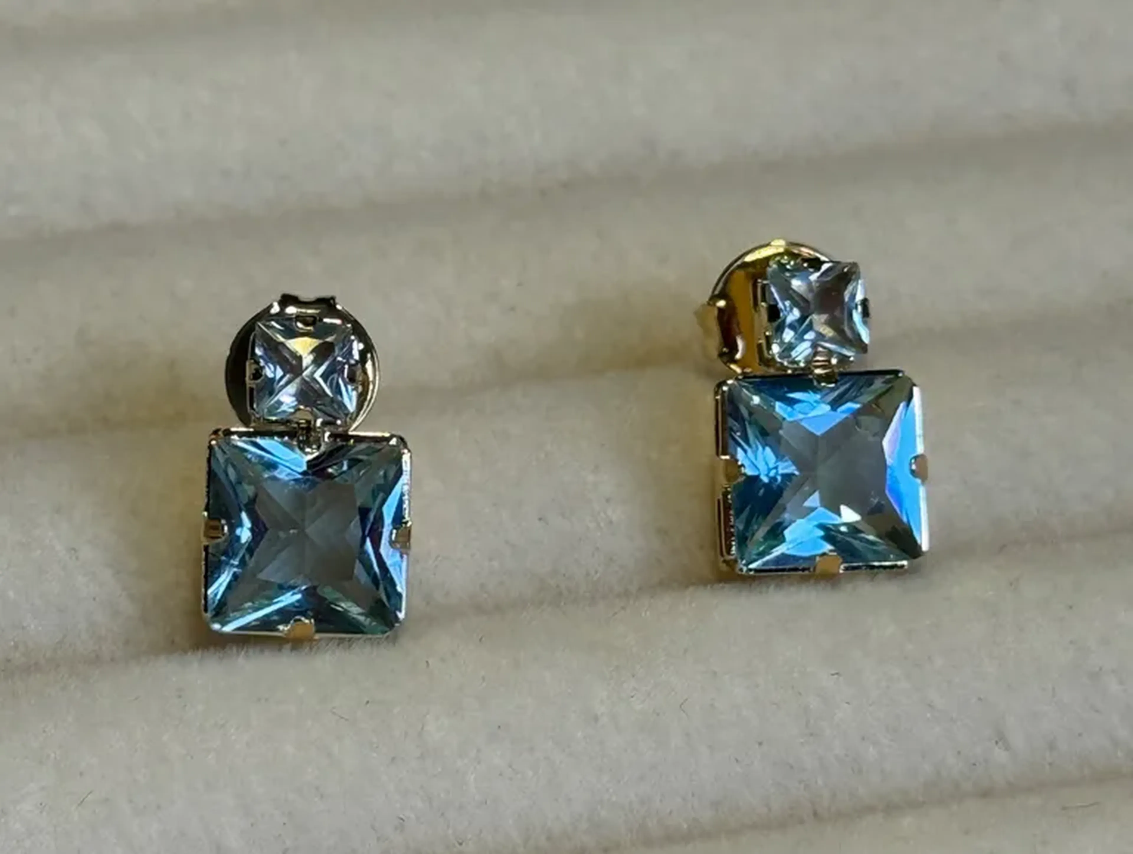 Brinco com zircônia quadrada - Azul imagem