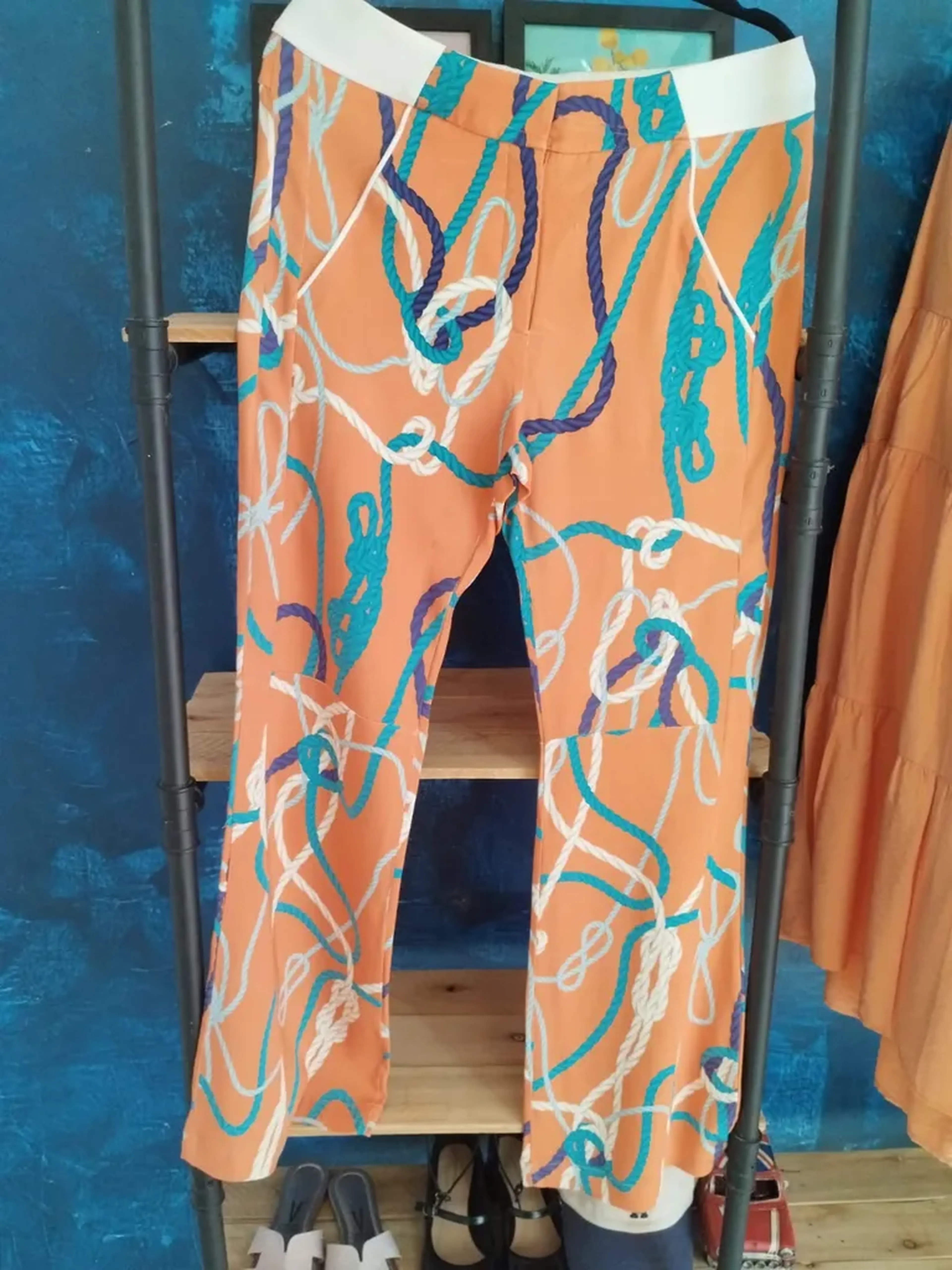 Calça Laranja imagem