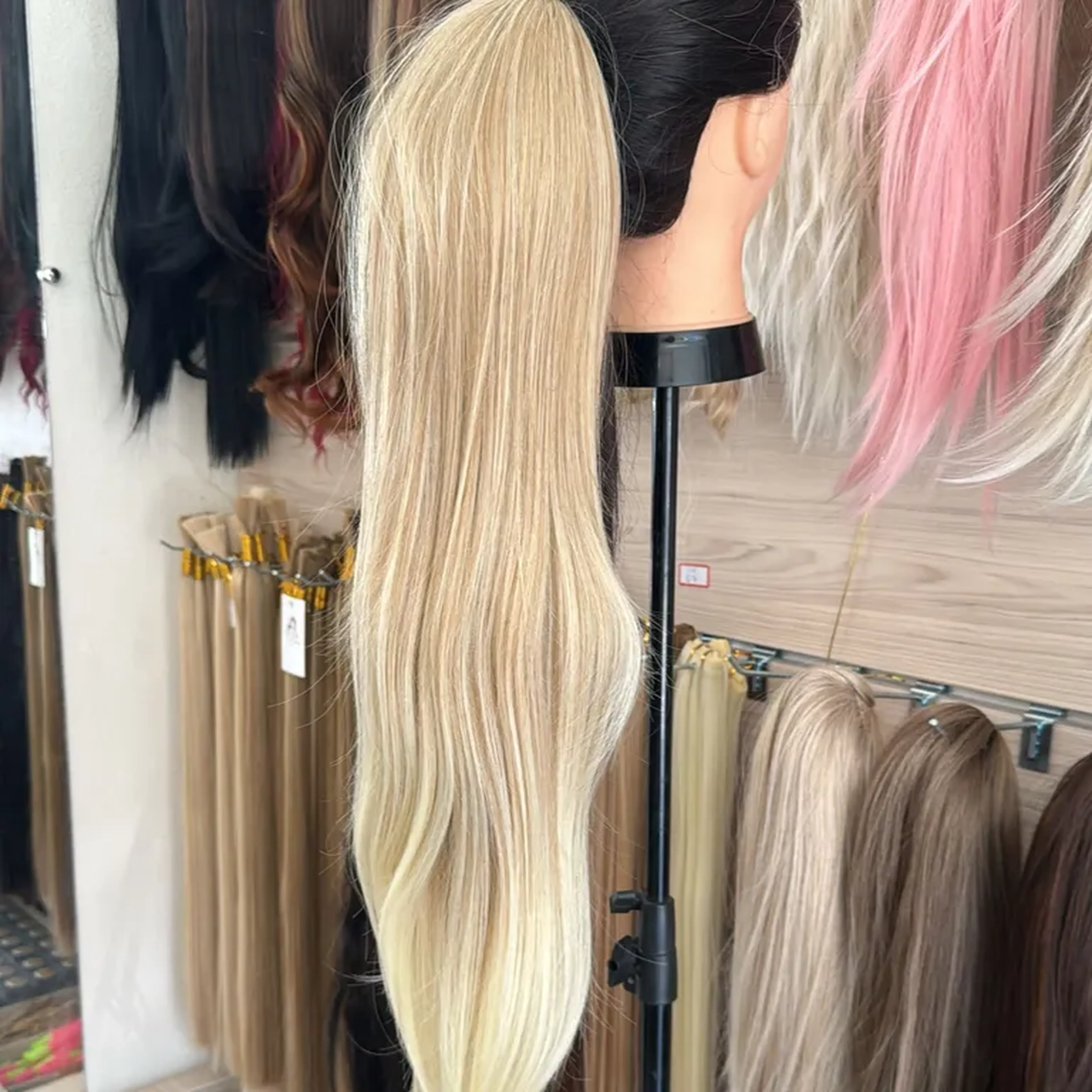 Rabo de cabelo orgânico loiro pérola imagem