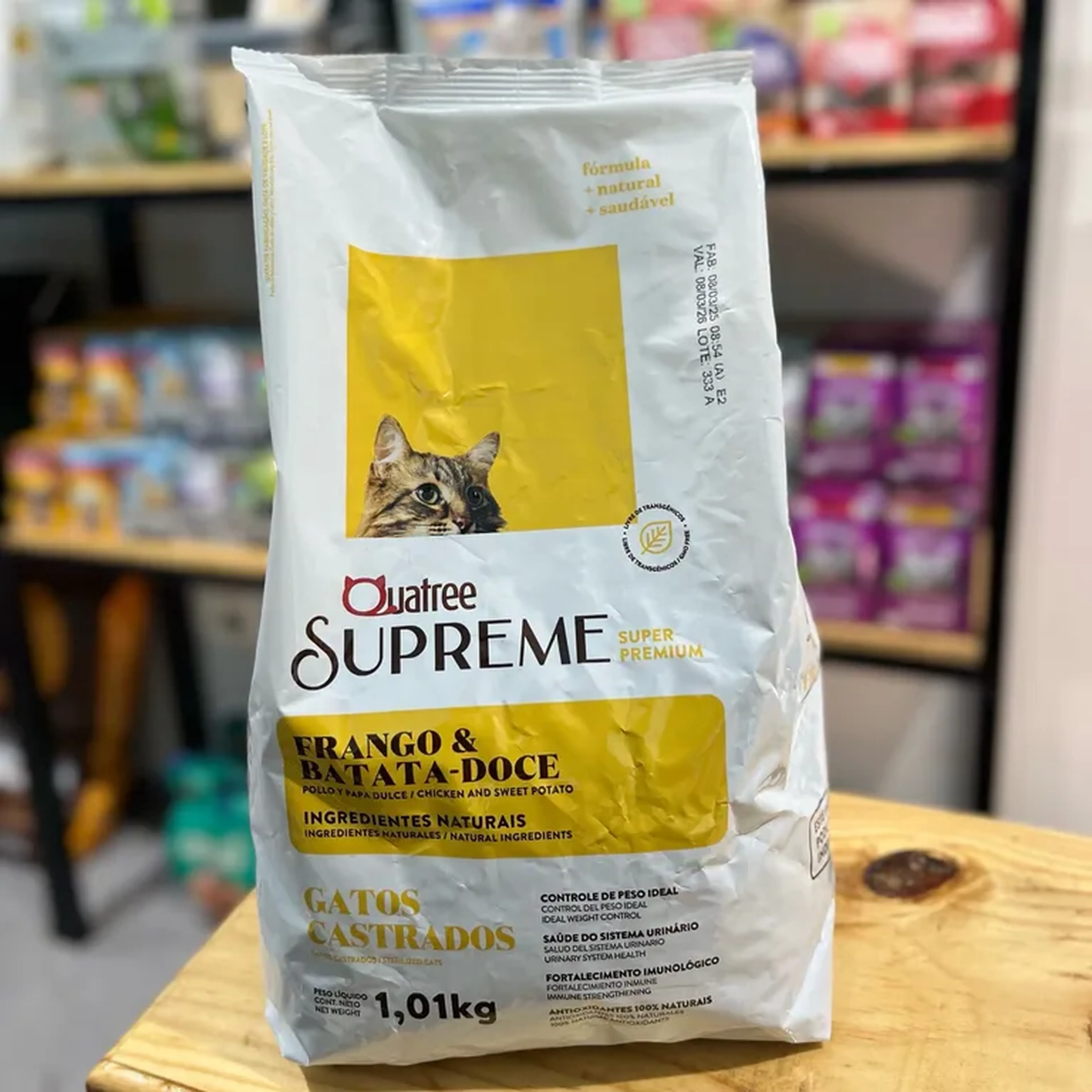 Quatree Supreme Gatos Castrados 1 Kg imagem