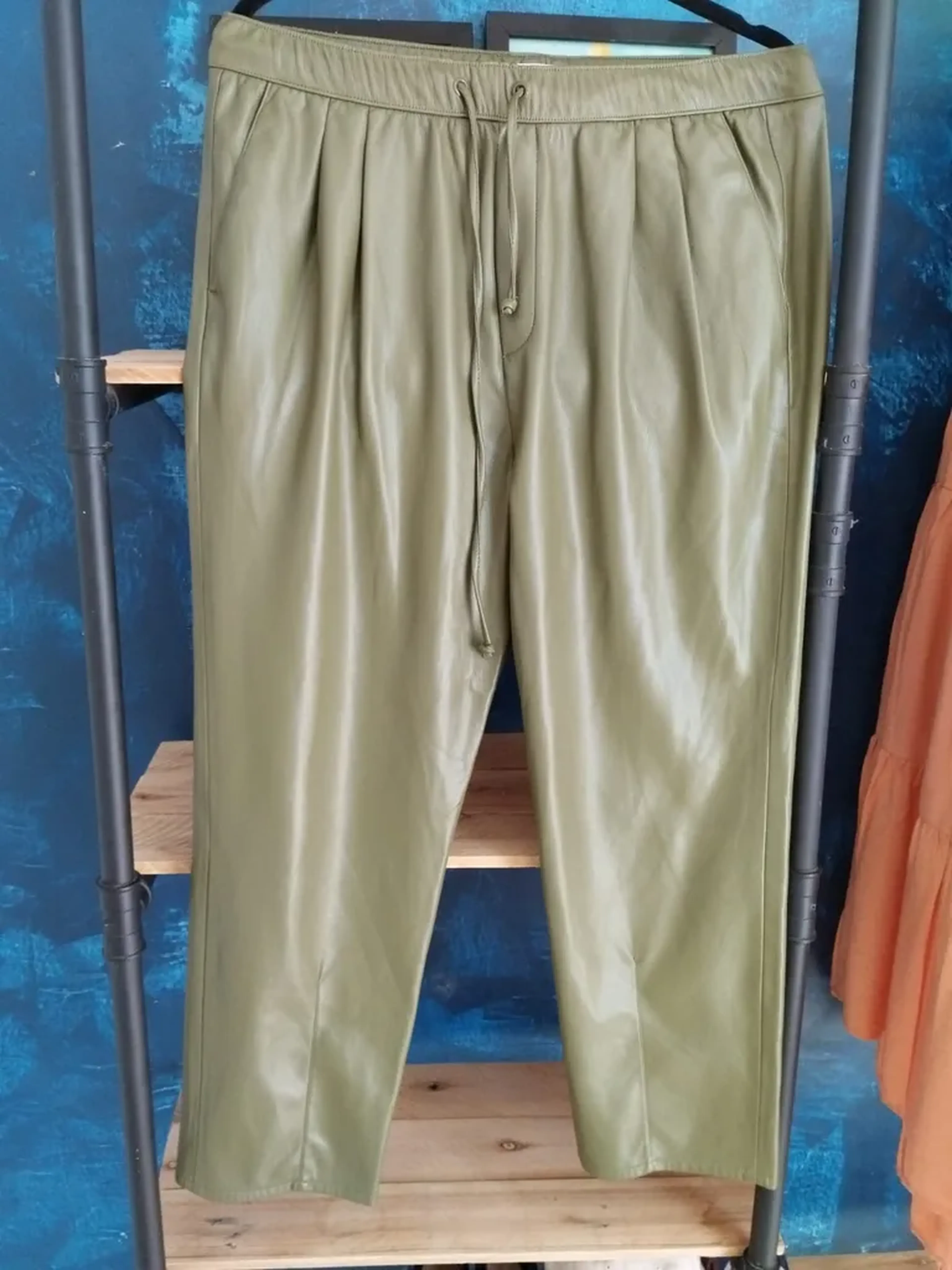 Calça Corino Verde - ZARA imagem
