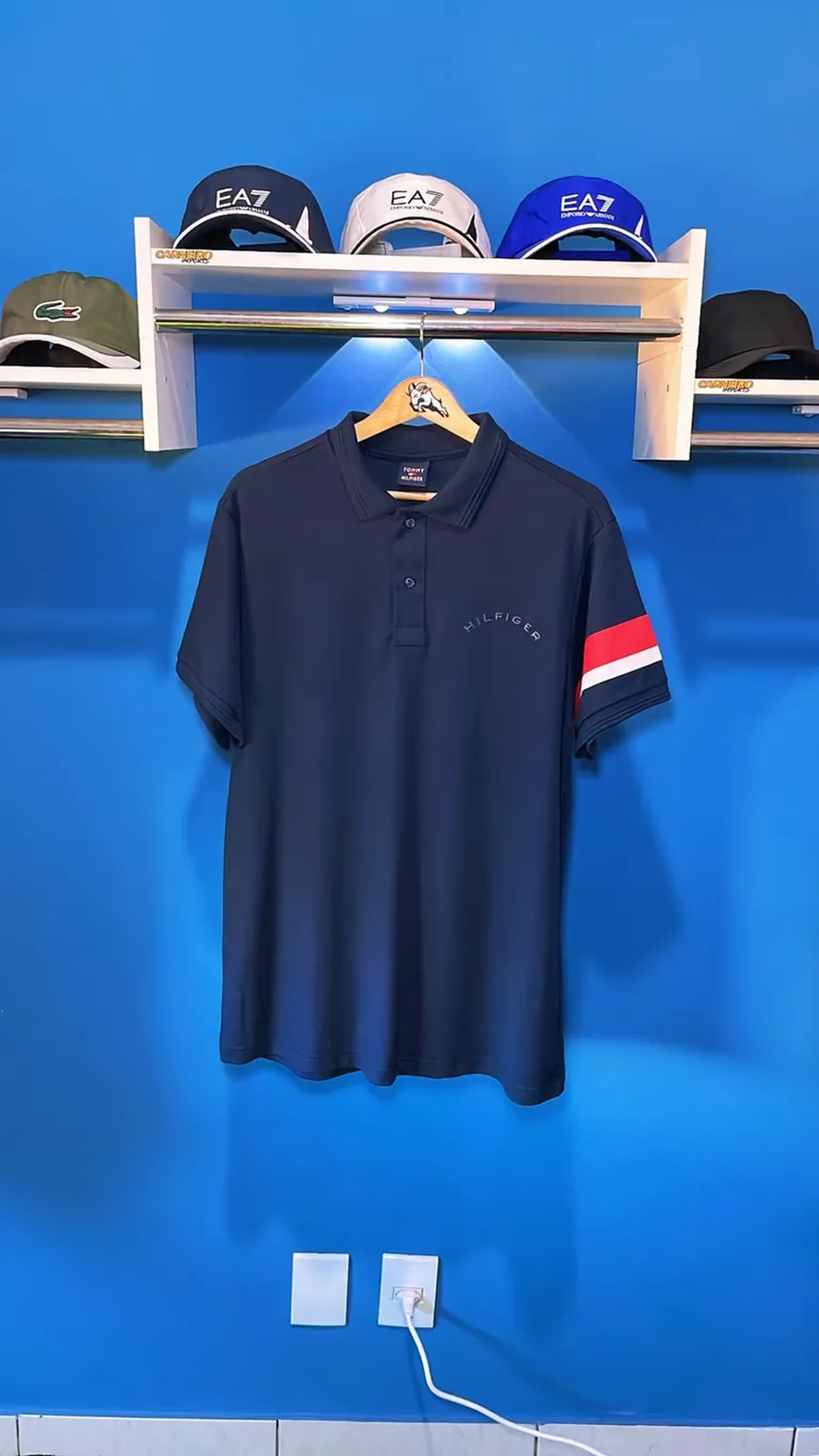Camisa gola polo Tommy Hilfiger imagem