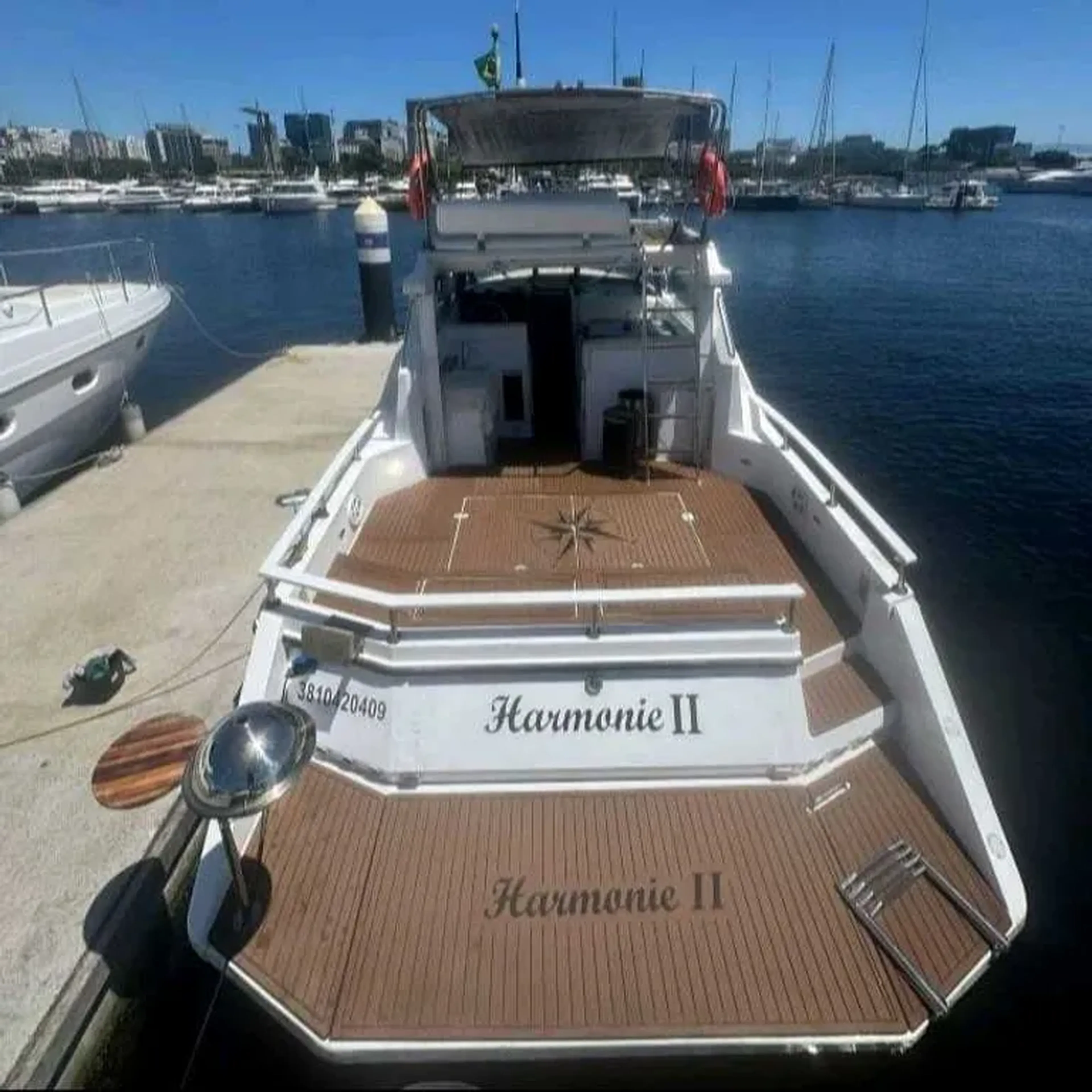 lancha Harmonie 2 , 15 pessoas imagem
