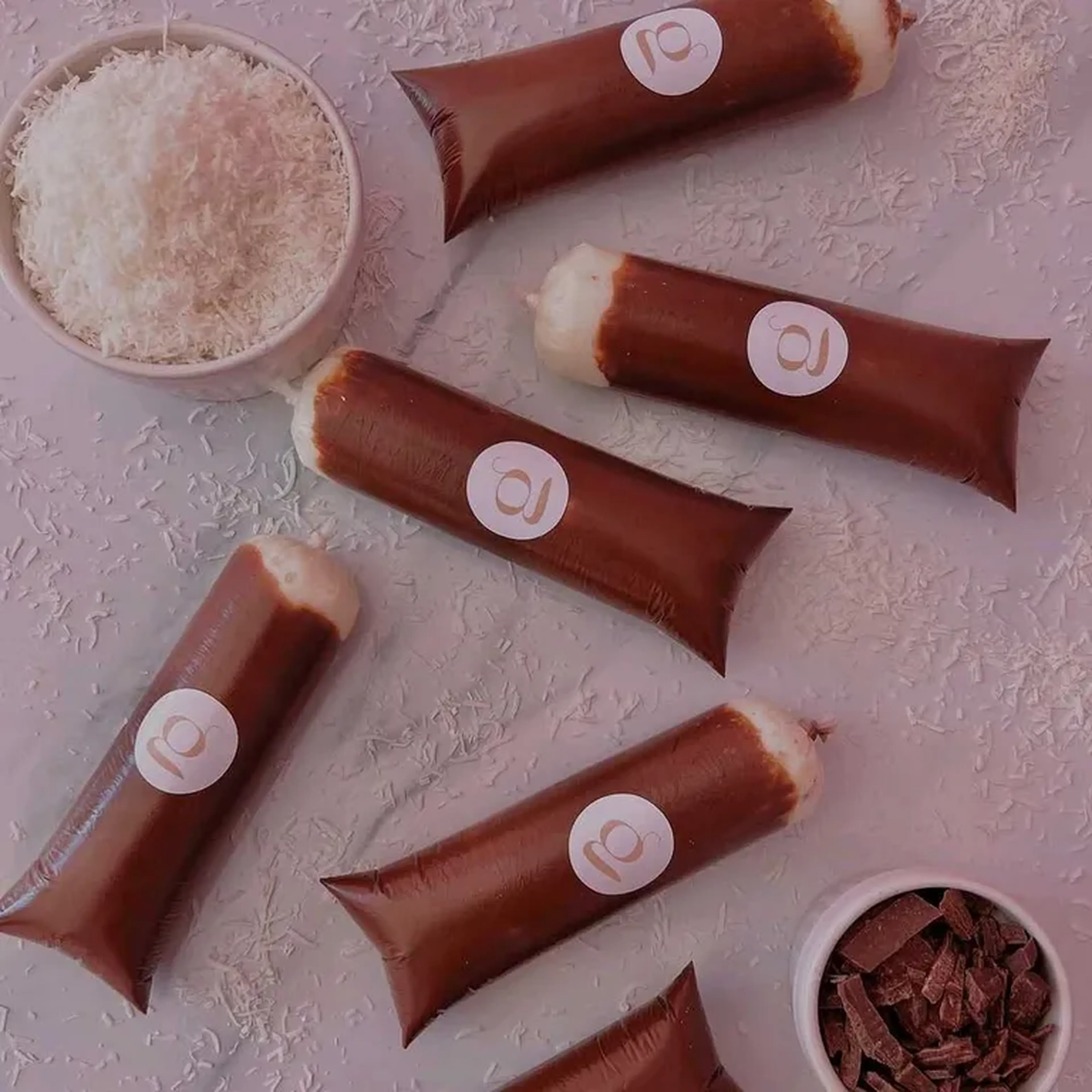 Geladim Gourmet (COCO COM CASCA DE CHOCOLATE) imagem
