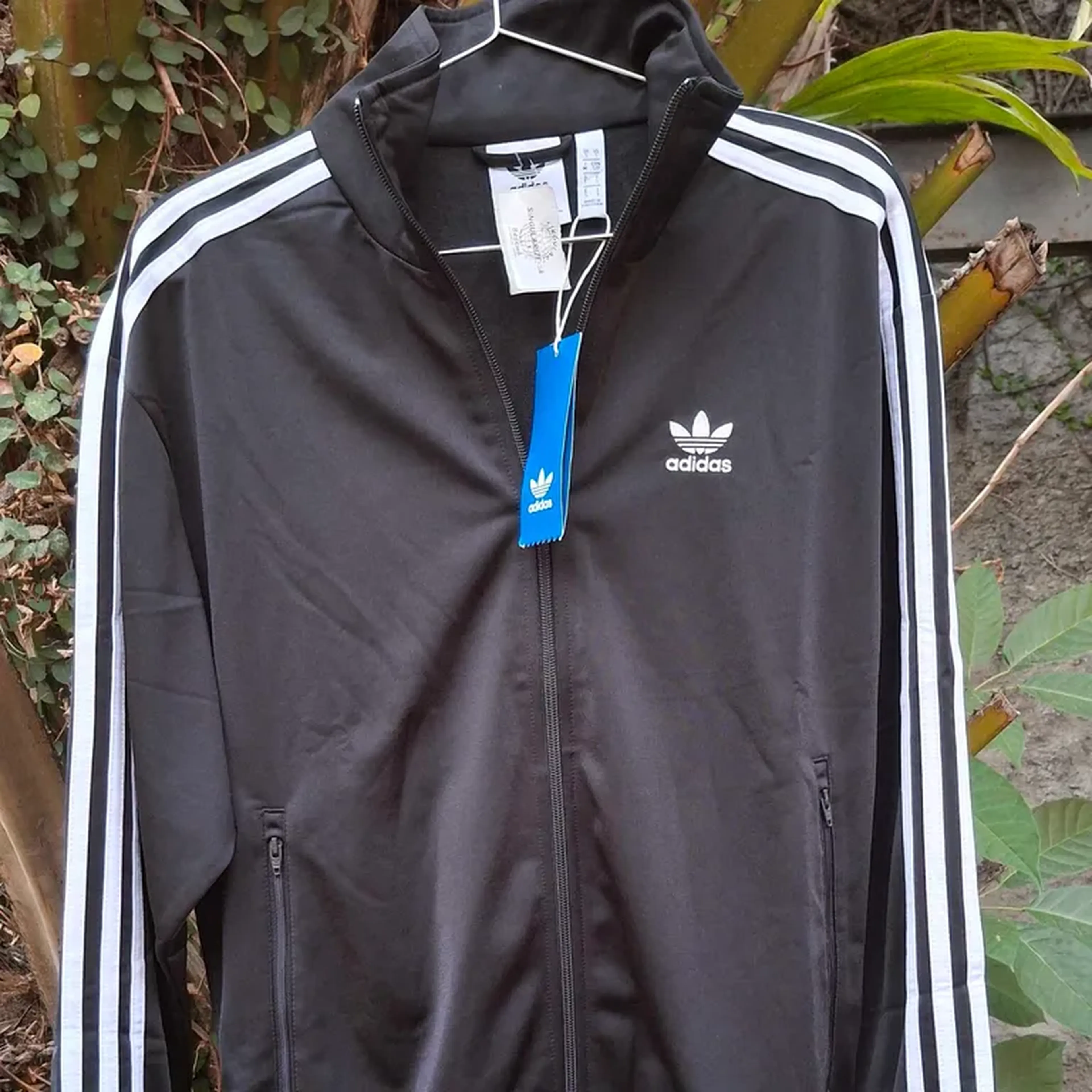 Casaco Adidas clássico (novo) imagem