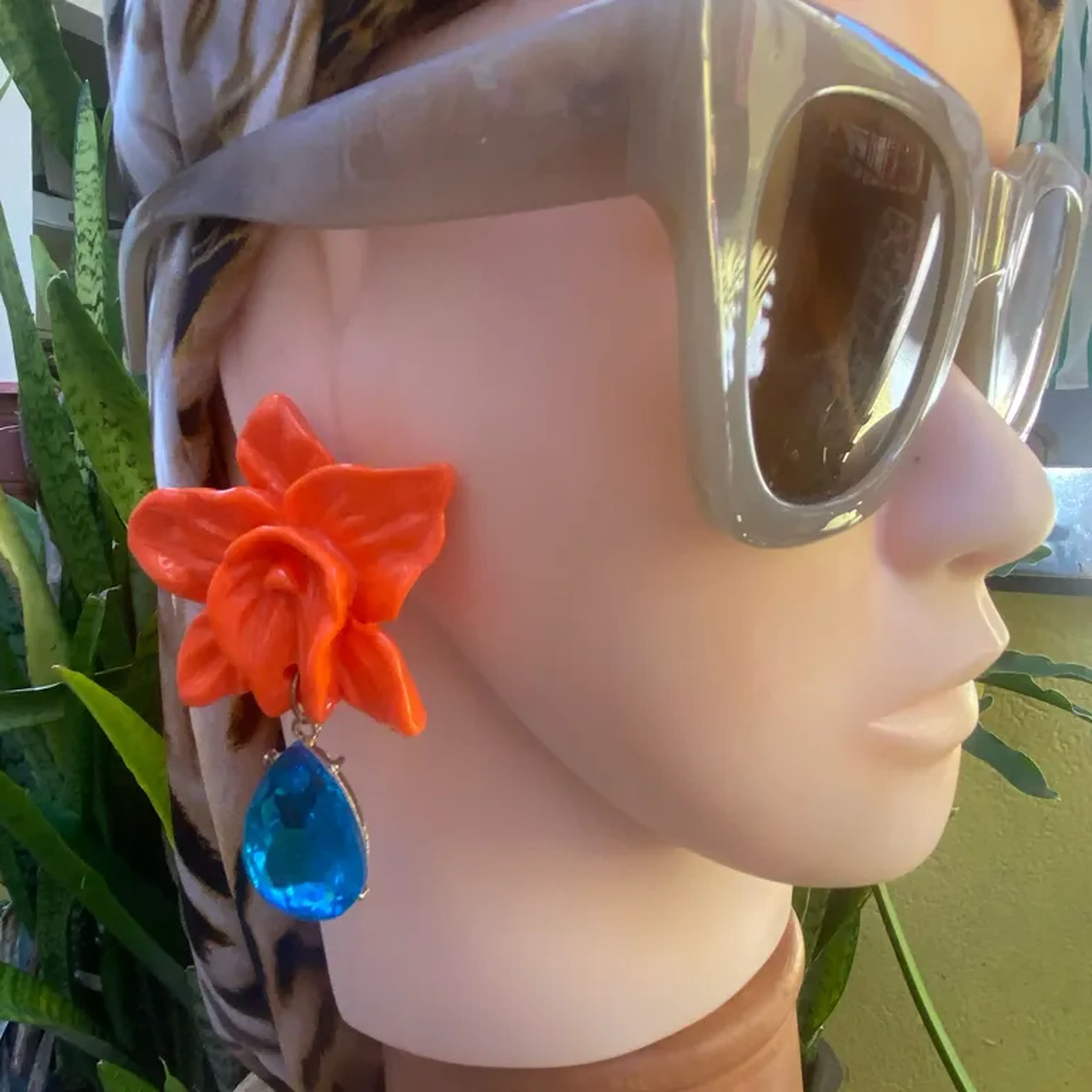 BRINCO DE RESINA FLOR imagem